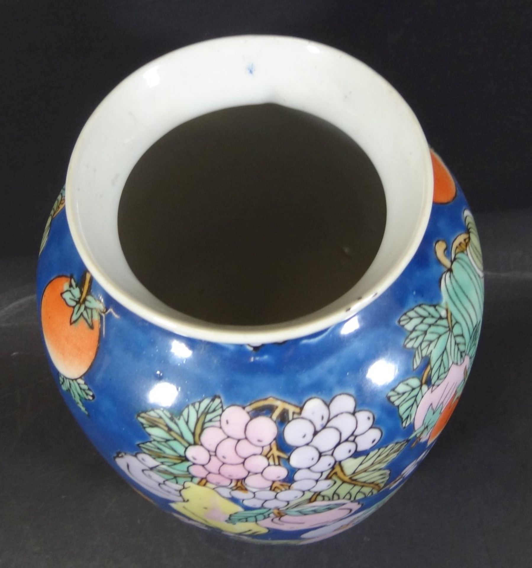 Vase mit Früchtedekor, wohl China, H-25 c - Bild 4 aus 6