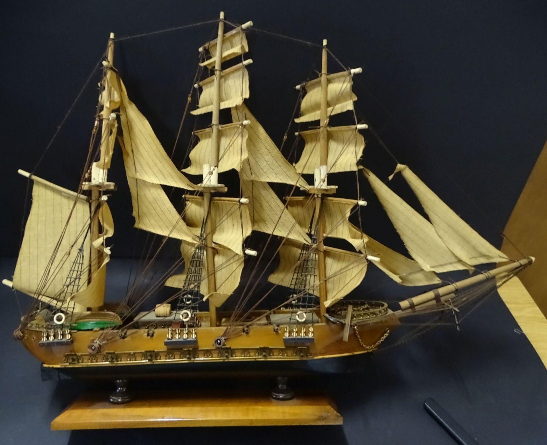 Segelschiffmodell "Fregatte Siglo XVIII", H-52 cm, L-72 cm - Bild 7 aus 7