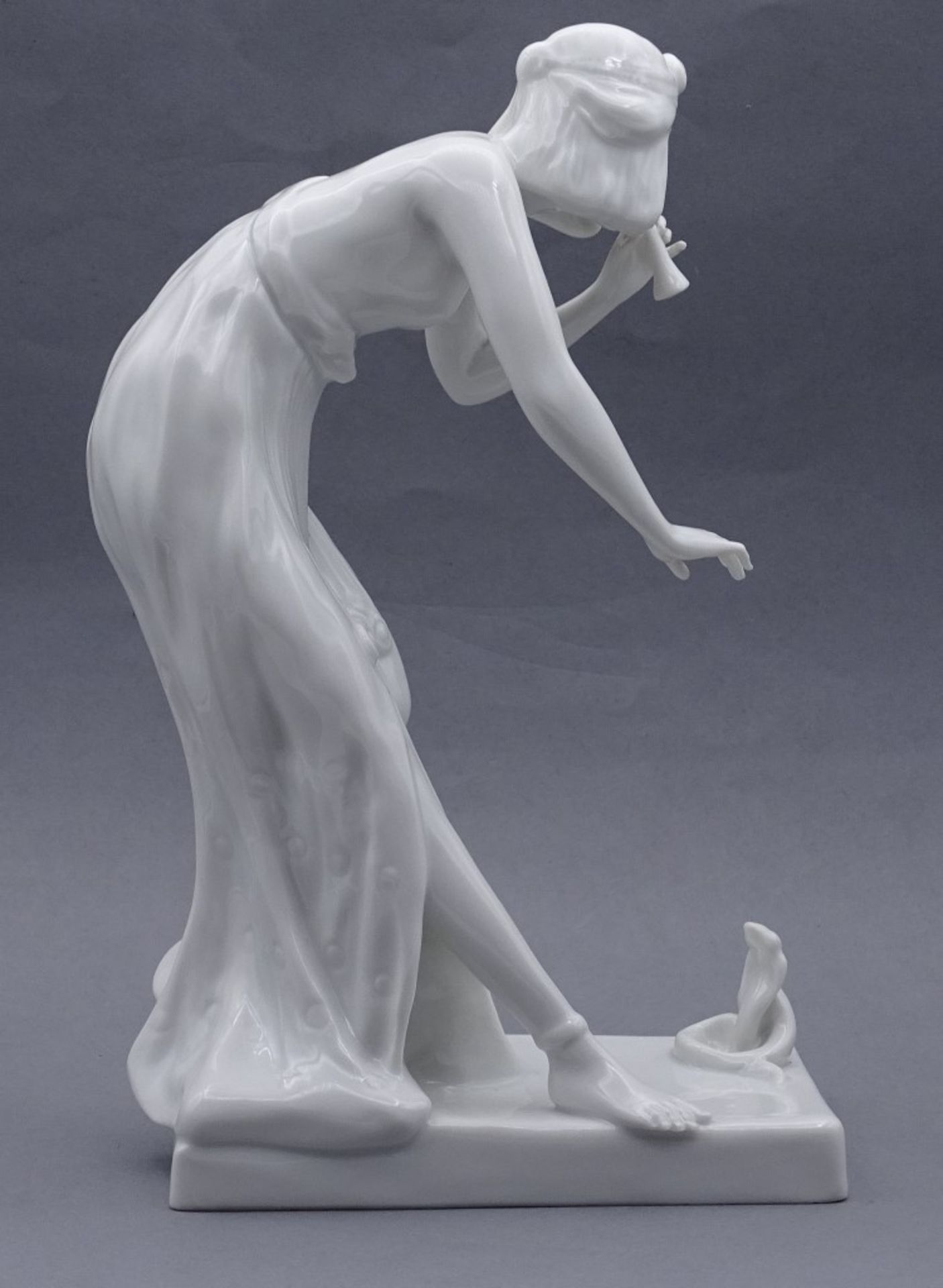 Porzellan Figur,Schlangenbeschwörerin "Rosenthal" weissporzellan,Entw. Berthold Boehs Modellnr. K - Bild 3 aus 7