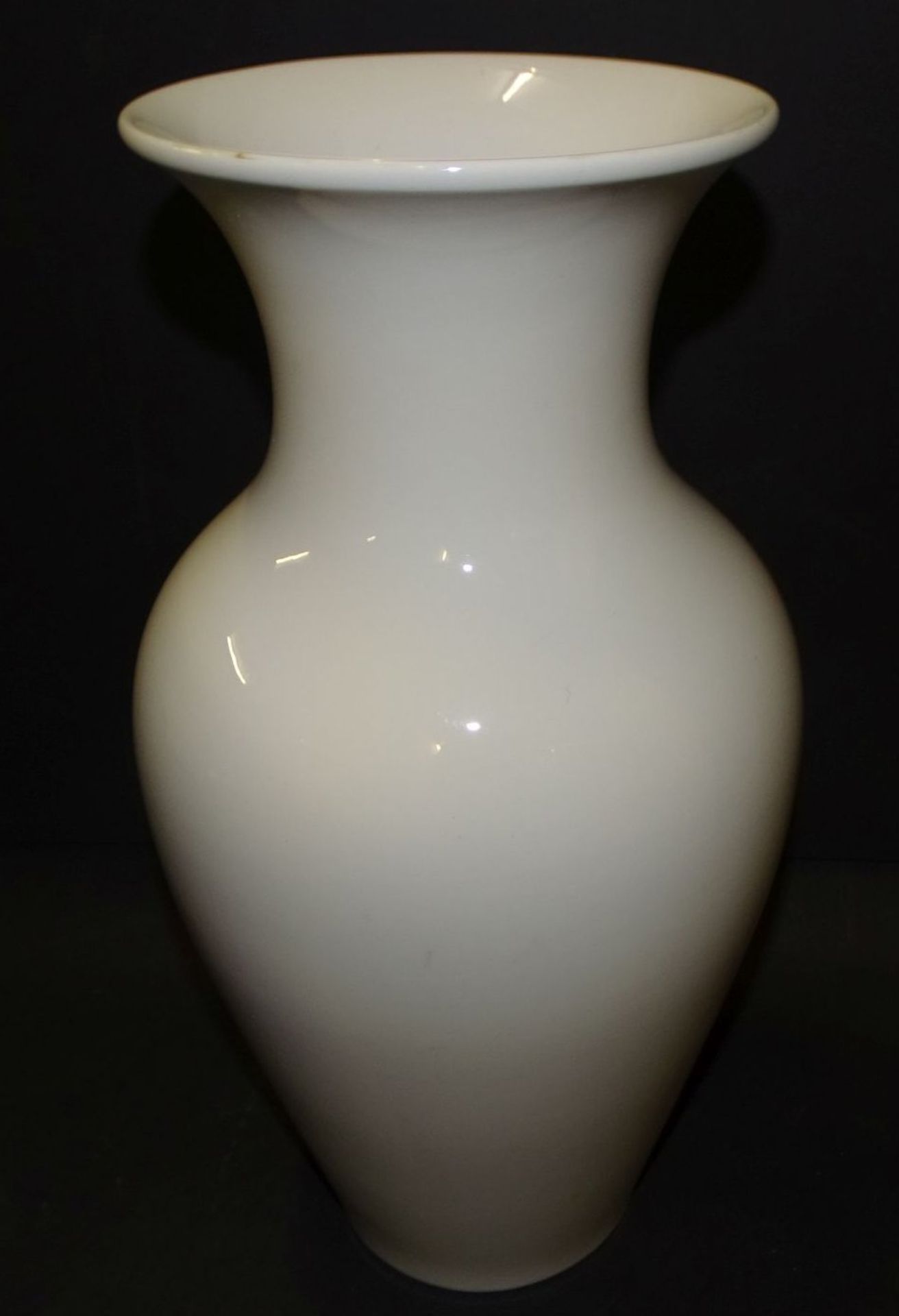 gr. Vase "KPM" Berlin, blaue Zeptermarke, weiss, H-33 cm - Bild 2 aus 5