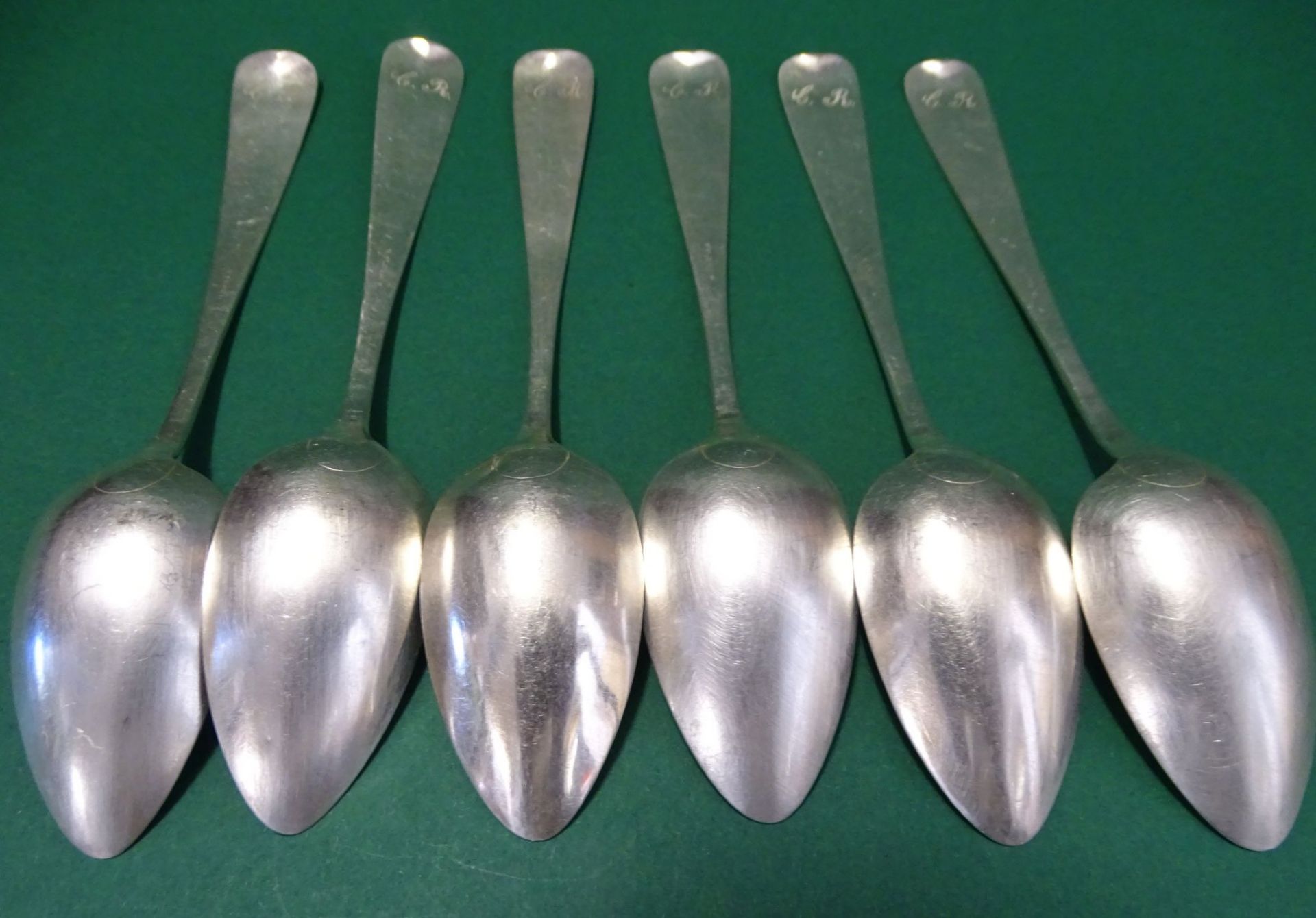 6 Kaffeelöffel, lötiges Silber, Ziermonogramm C.R., L.-14 cm, zus. 85 g - Bild 3 aus 4