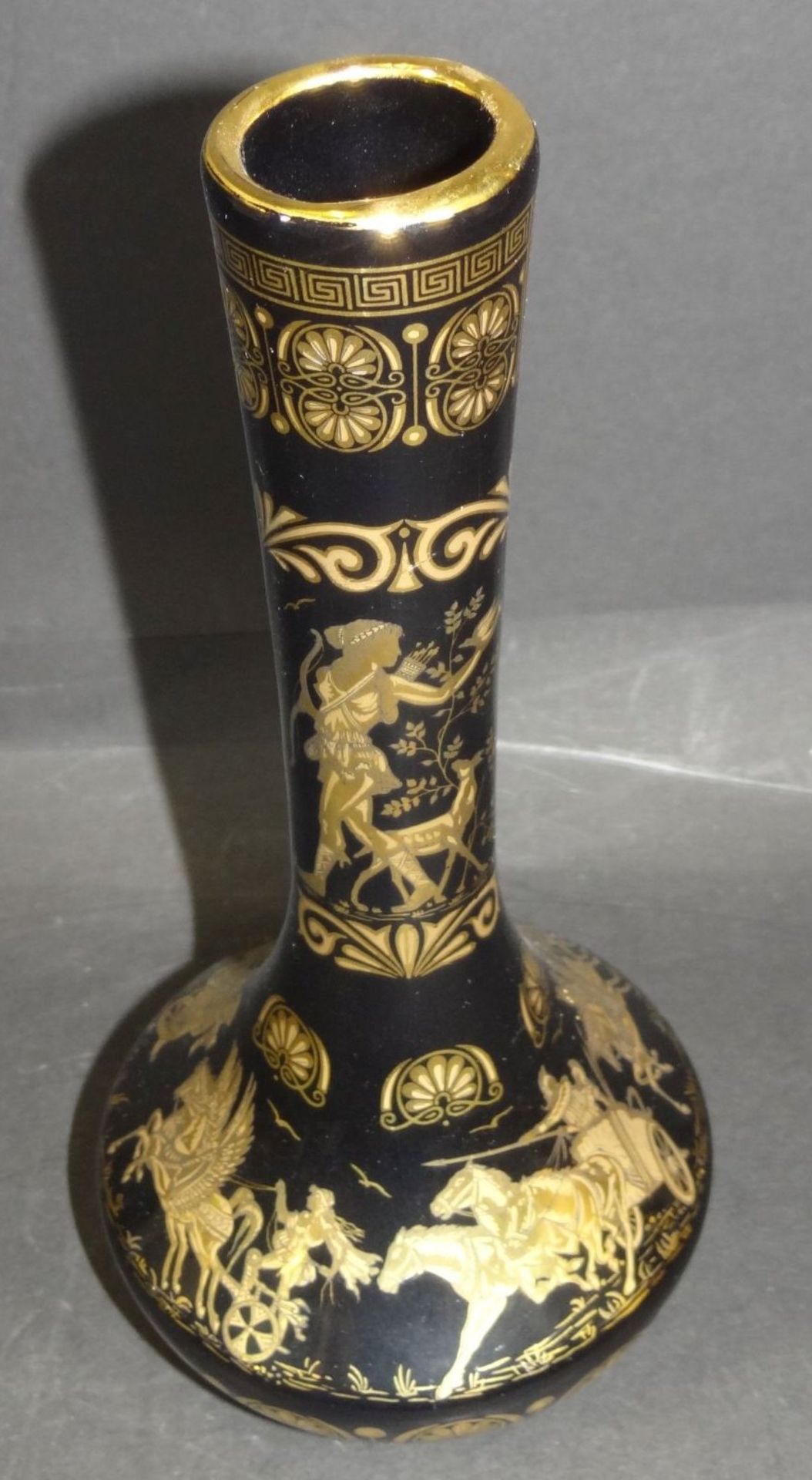 Henkelvase mit antikis. griechischen Motiven bemalt, H-20 cm - Bild 2 aus 5