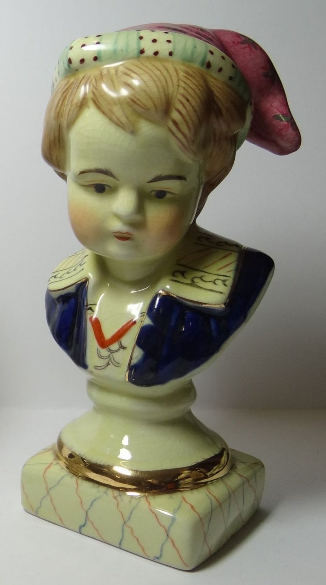 Kinderbüste mit Zipfelmütze, H-ca. 21 cm, ungedeutete Marke, dat. 18