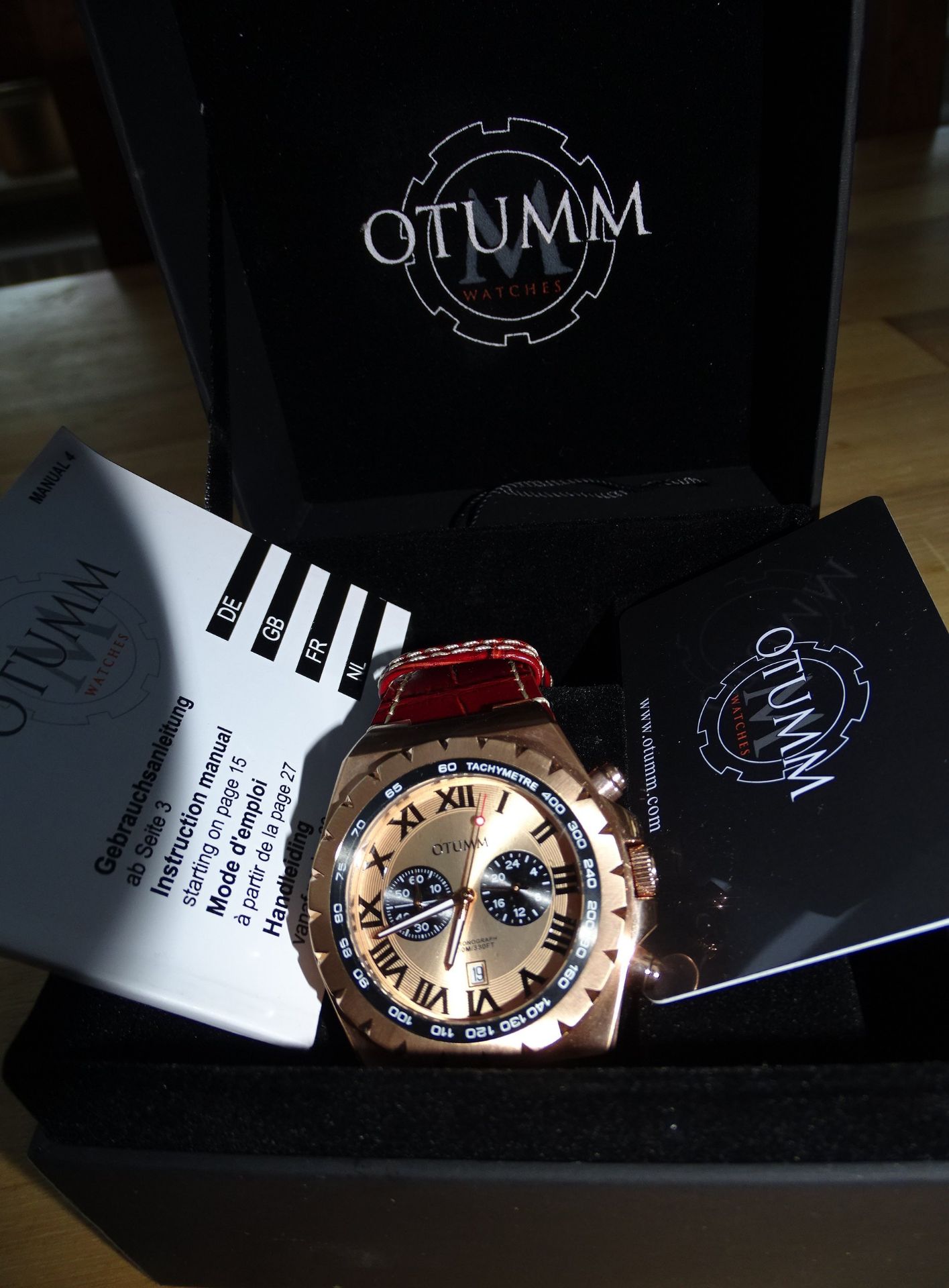 "OTUMM" Chronograph mit 24 Stunden Anzeige im Totalisator auf 3 Uhr; Stopp-Sekunde, Tachymeter-Ring, - Bild 2 aus 4