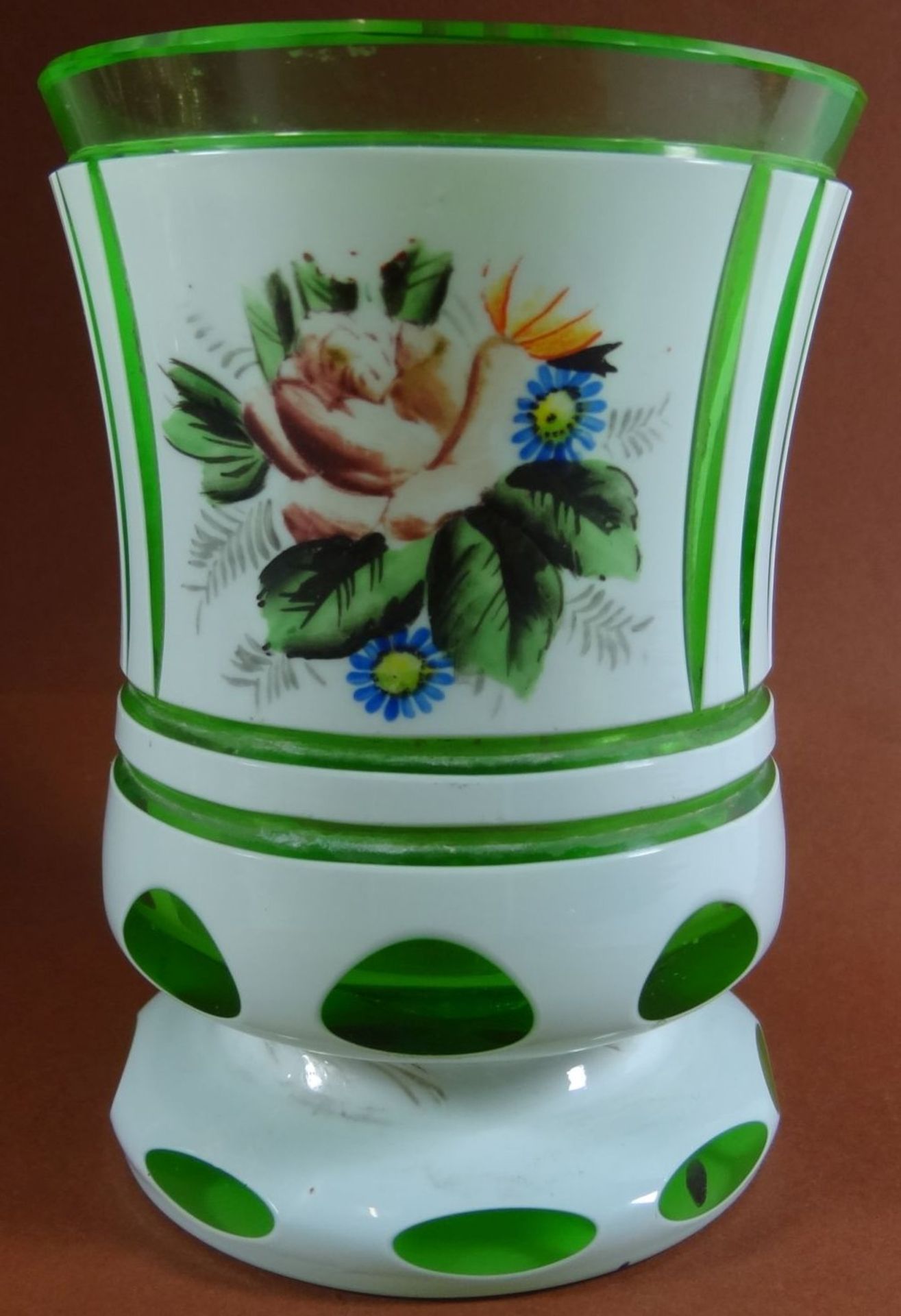 Überfang Fussbecher bzw. Vase, Blumenmalerei, H-12 cm, D-8 c - Bild 2 aus 7