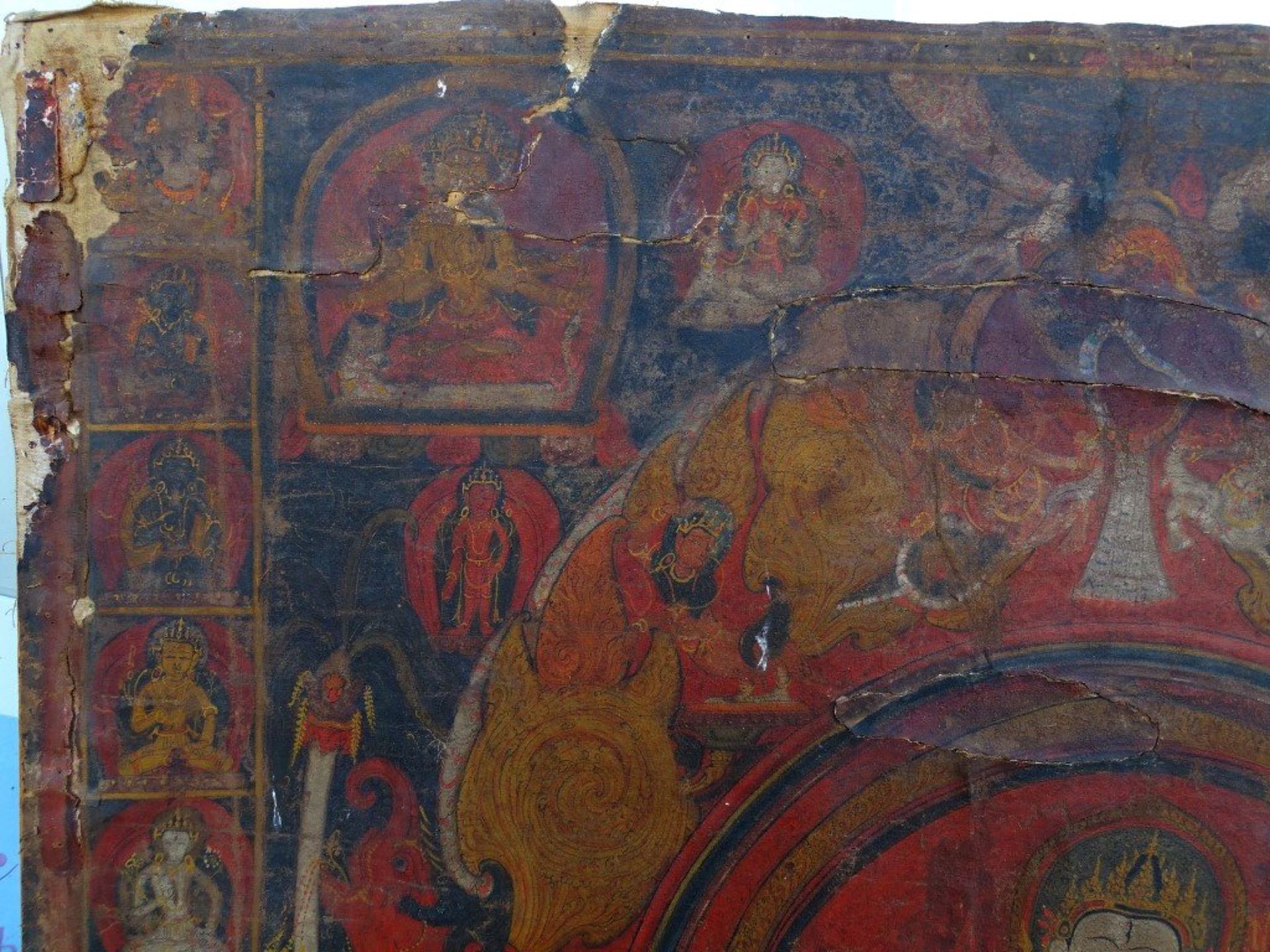 antiker Thangka, wohl Nepal, auf Papier?, Alters-u. Gebrauchsspuren,bzw. stärker beschädigt, stark - Bild 7 aus 10