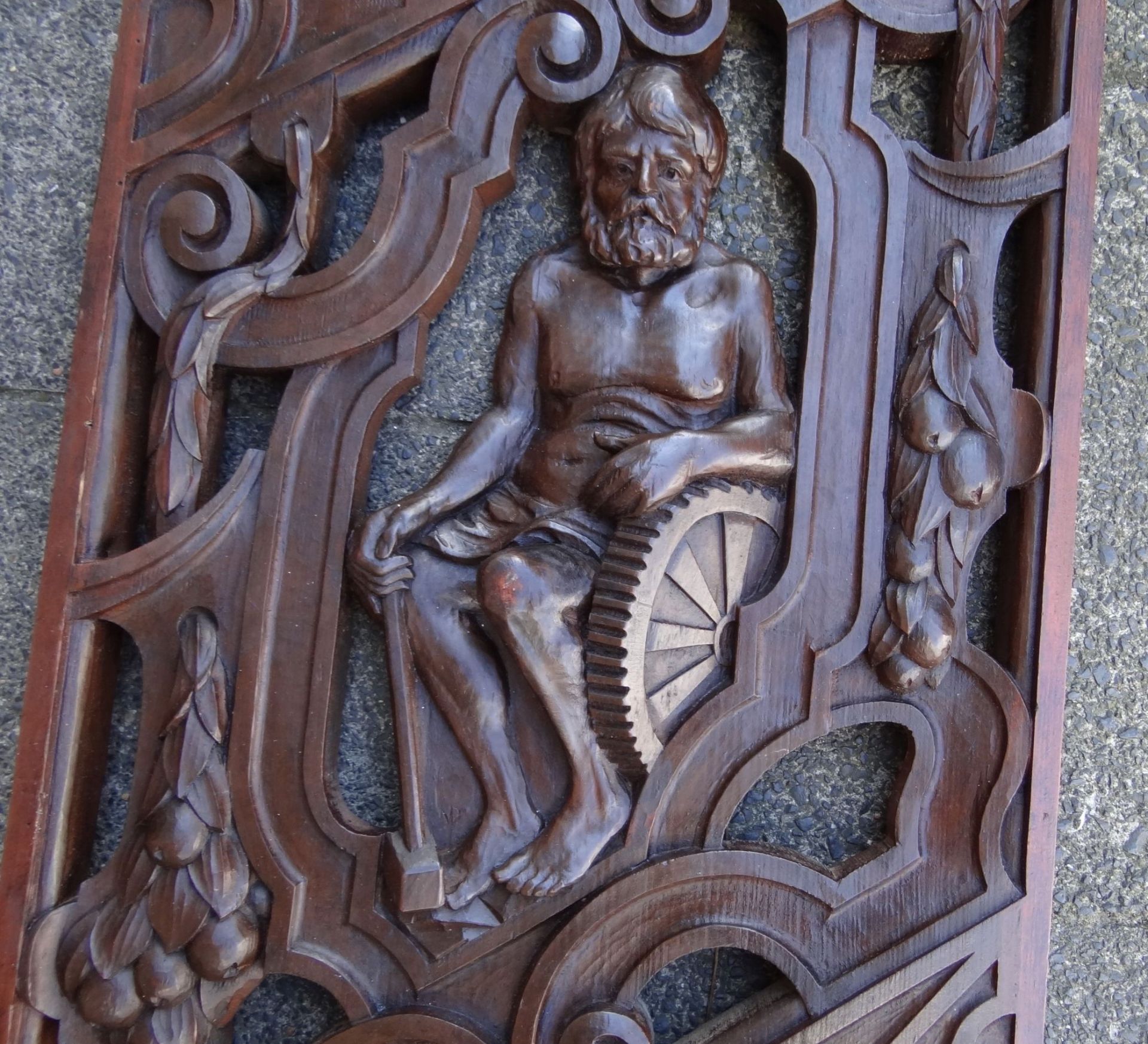 zwei Stück Treppengeländer, beschnitztes Holz , lt. Einlieferer aus dem Königsberger Rathaus???!, ( - Bild 4 aus 9
