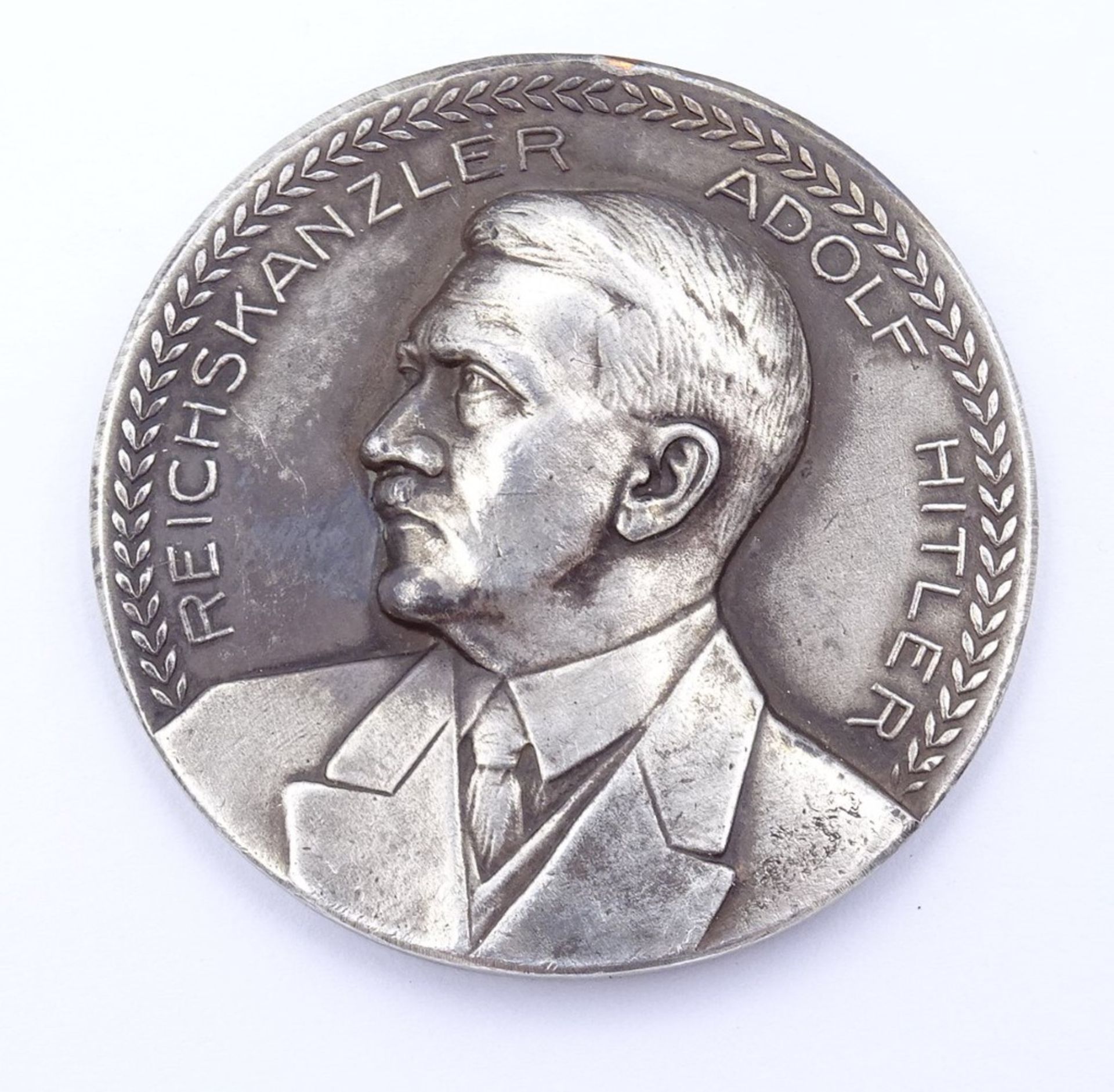 Medaille "Nationale Erhebung 1933",verso: Reichskanzler Adolf Hitler,d-40,3mm,(Öseloch wurde gefüll - Bild 2 aus 2