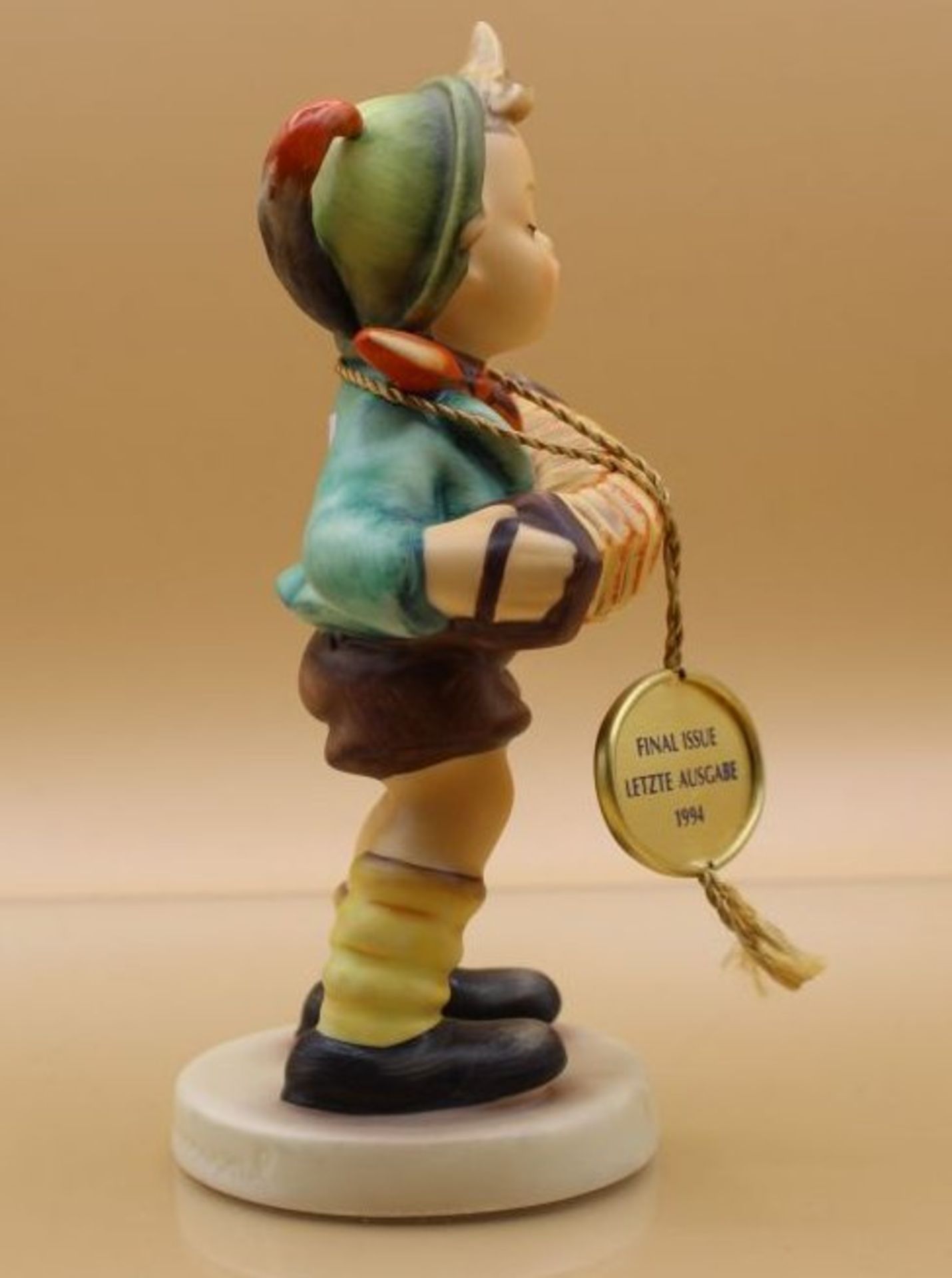Hummel-Figur, " Bandonionspieler", Mod.Nr. 185, Goebel, H-13,5cm - Bild 2 aus 5
