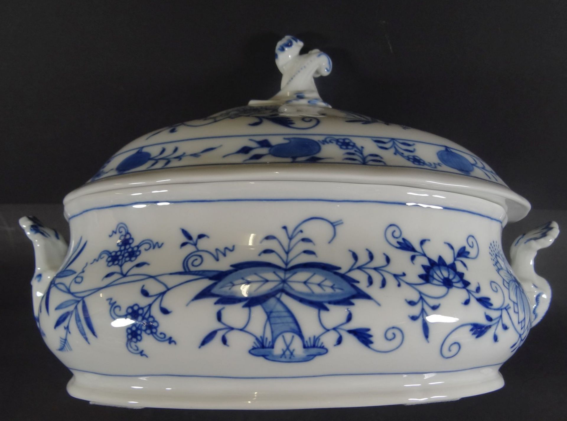 ovale grosse Deckelterrine "Meissen" Zwiebelmuster, H-18 cm, 23x17 cm - Bild 10 aus 10