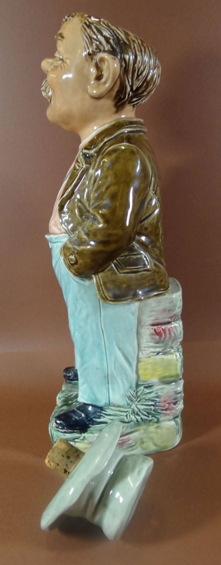 gr. Fayence Scherzflasche, Landstreicher, in Boden Blindmarke BL, Hutrand kleiner Abplatzer, H-31 - Bild 4 aus 7