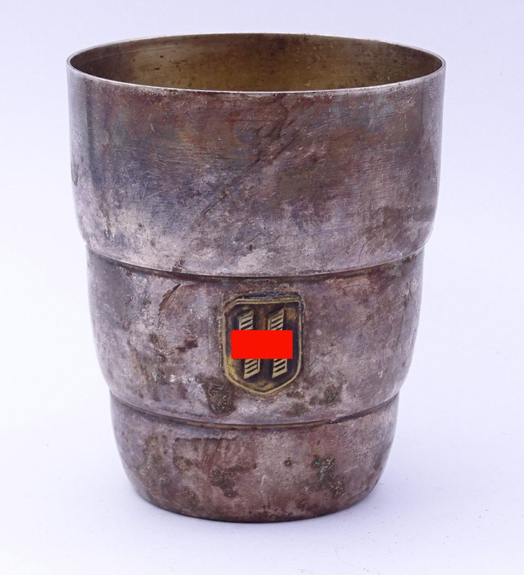 SS-Trinkbecher mit aufgelegter Rune,im Boden gepunzt,RZM,H-8,0cm,Alters-u. Gebrauchsspuren - Bild 2 aus 4