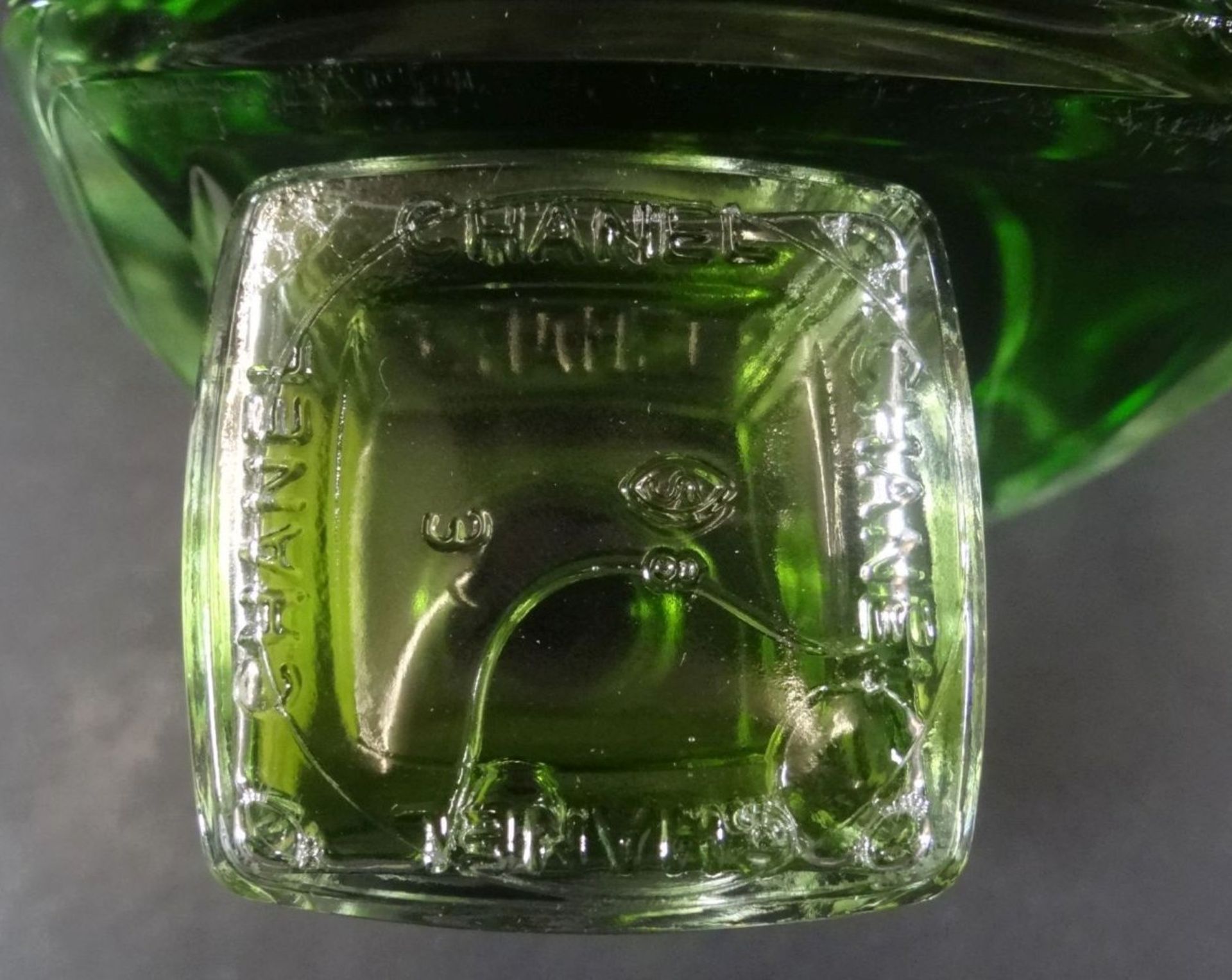 2x Deko Parfumflaschen "Chanel Nr. 19",gross und klein, H-11 und 25 cm - Bild 5 aus 5