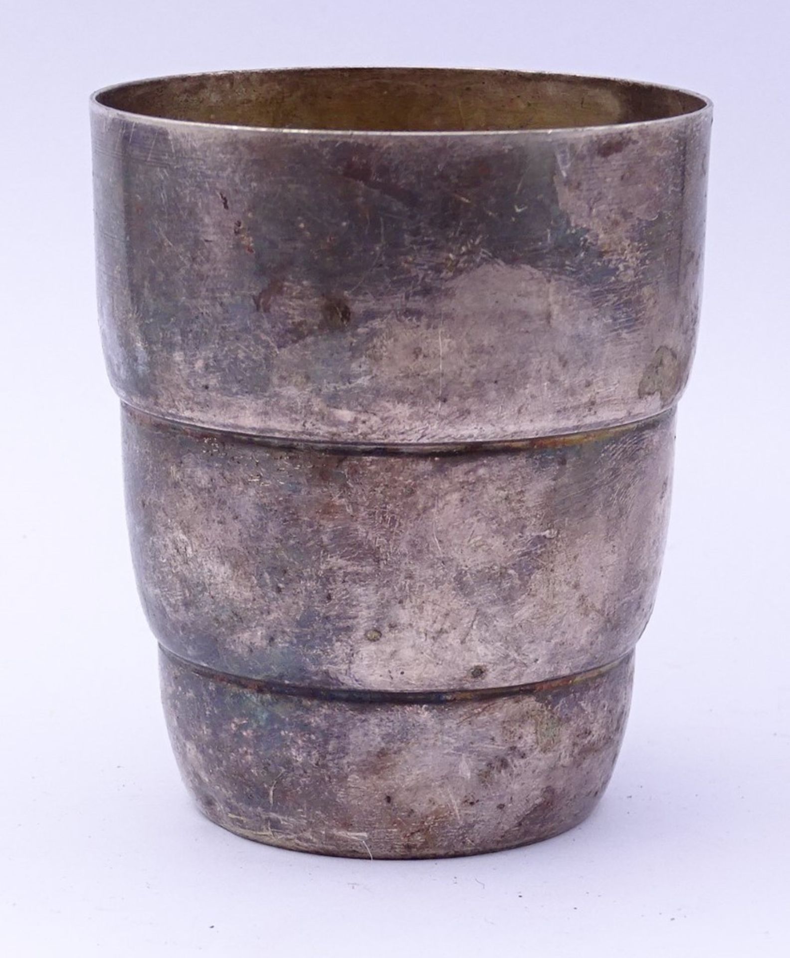 SS-Trinkbecher mit aufgelegter Rune,im Boden gepunzt,RZM,H-8,0cm,Alters-u. Gebrauchsspuren - Bild 3 aus 4