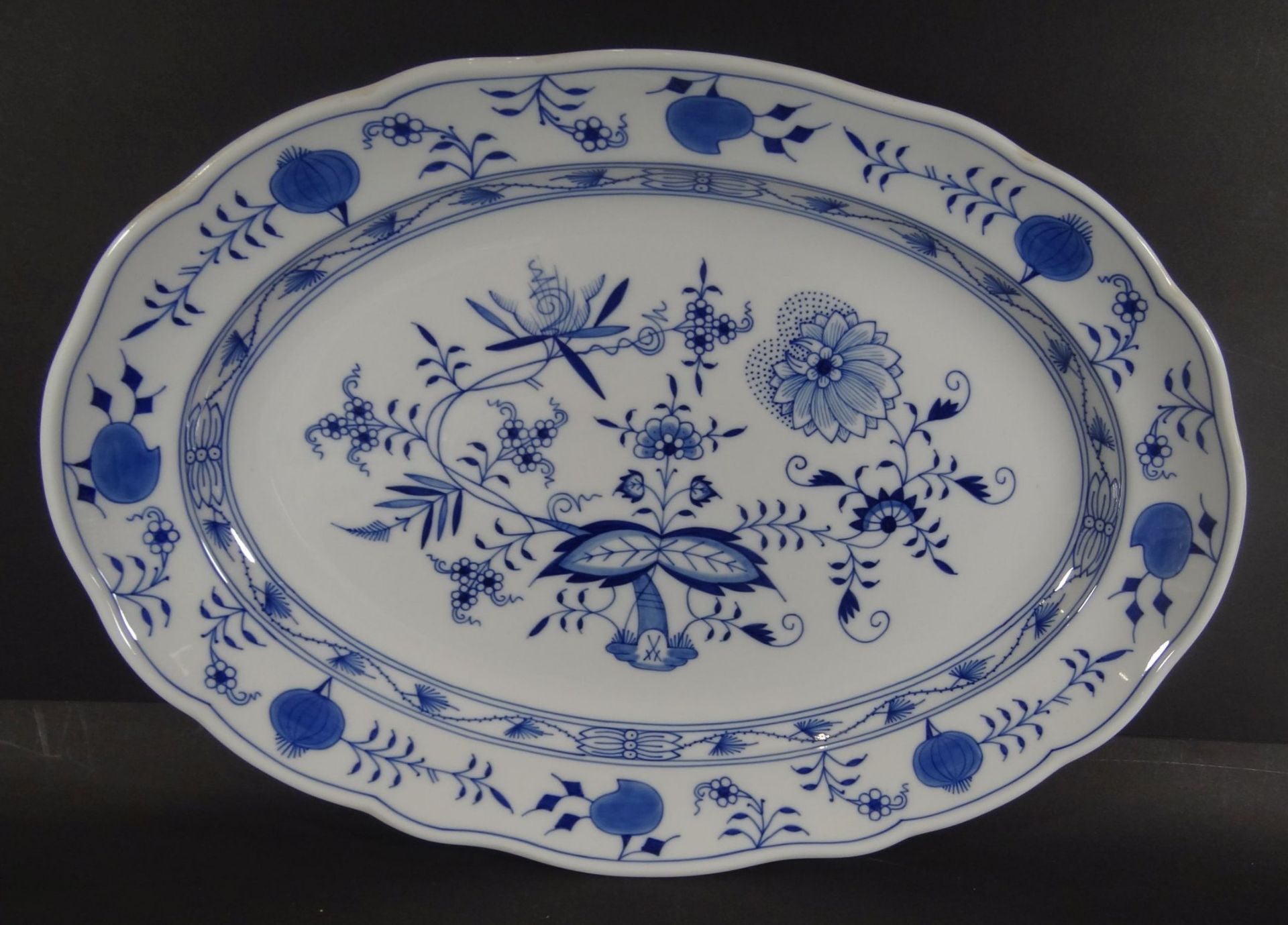 grosse ovale "Meissen" Zwiebelmuster, 41x30 cm