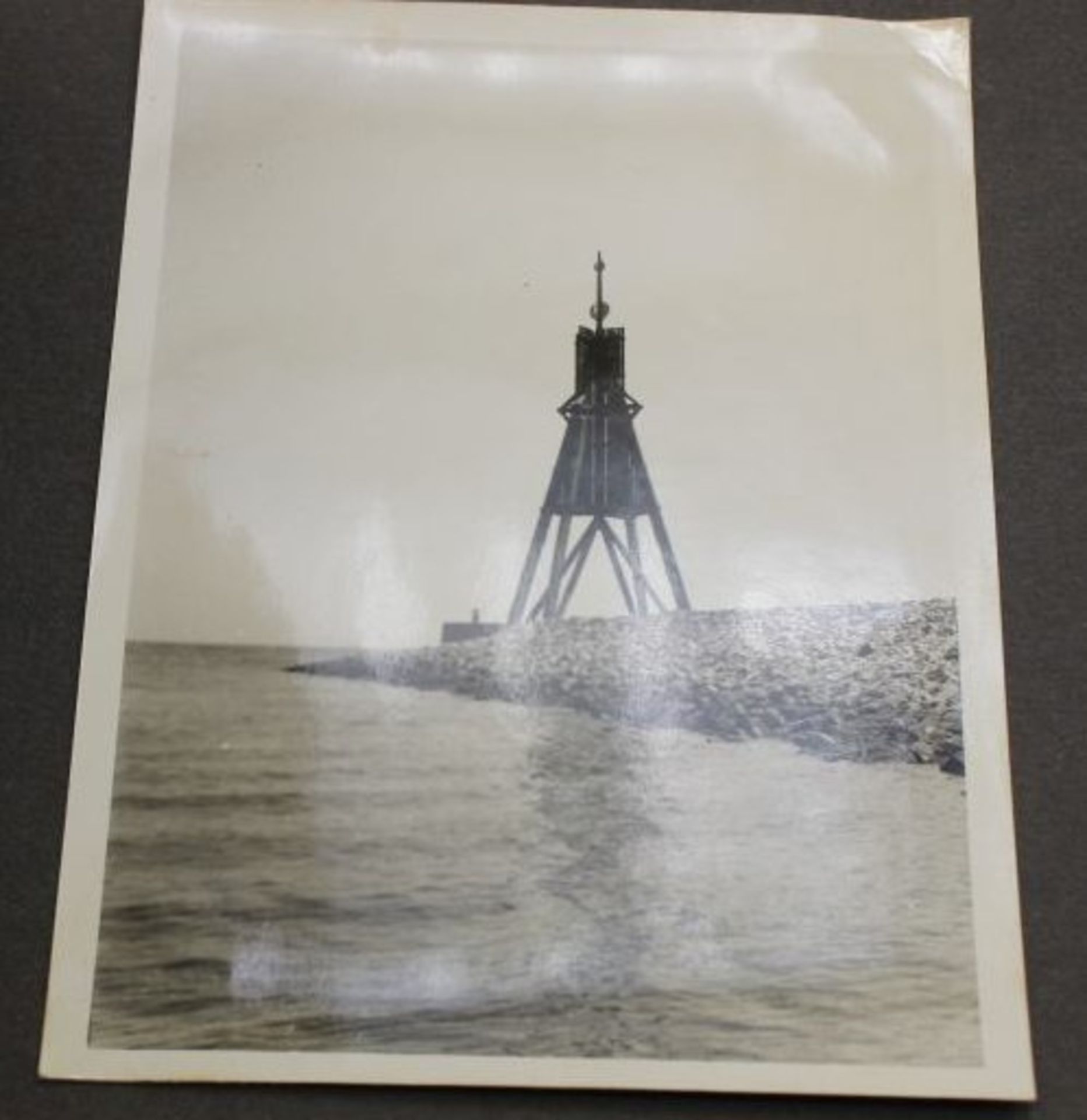 Album mit 31 Fotografien, Erinnerung an die Dienstzeit beim WSA Cuxhaven 1965. - Bild 5 aus 5