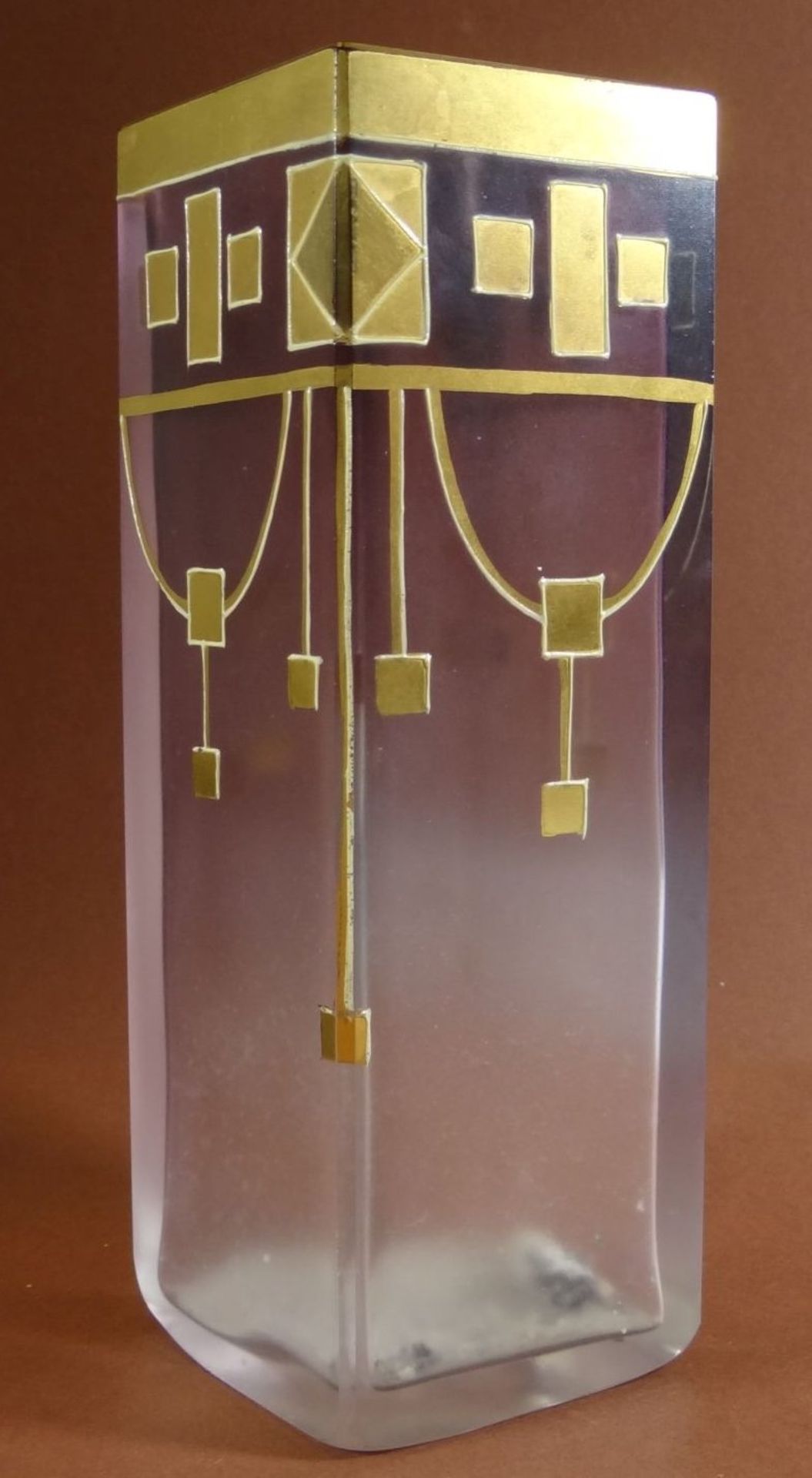 kl. Jugendstil-Vase mit geometr. Golddekor, H-16 cm, 7x7 cm, guter Zustand