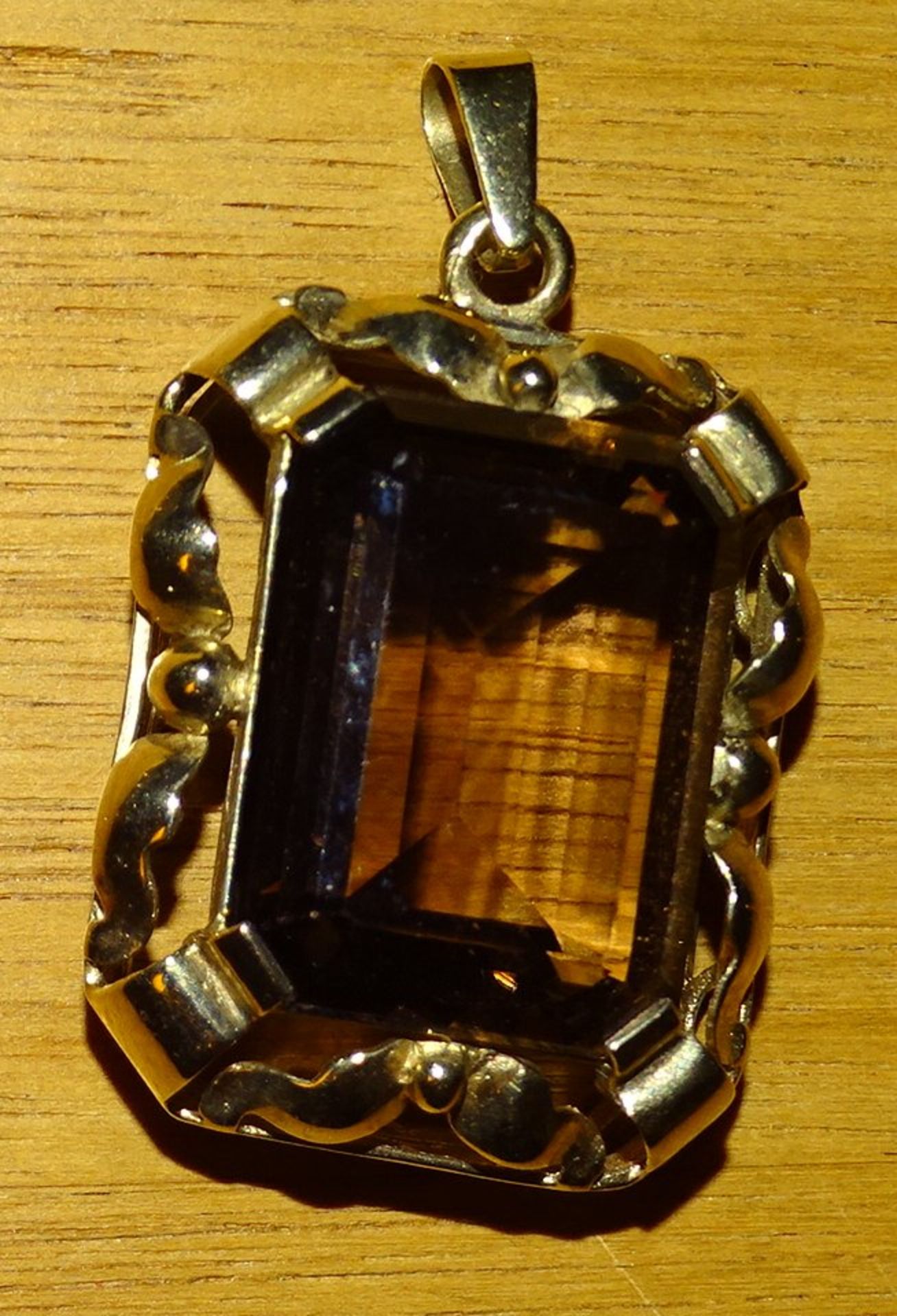 gr. Anhänger-333-, brauner Stein, wohl Topas, 2,8x2 cm, 7,24 gr - Bild 2 aus 3
