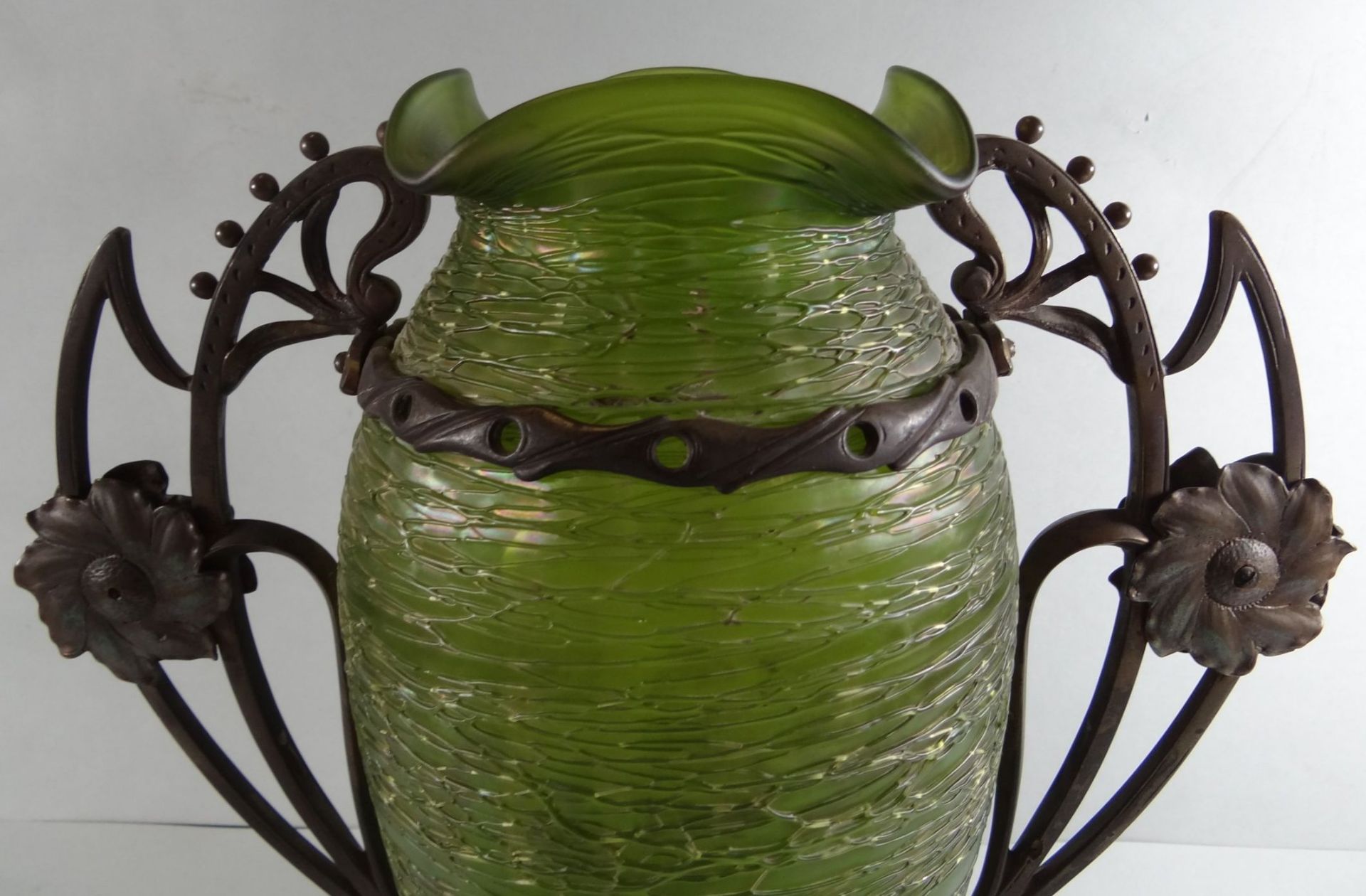 Paar grosse Jugendstil-Vasen mit Bronzemontur, grün, H-30 cm, B-30 c - Bild 4 aus 9