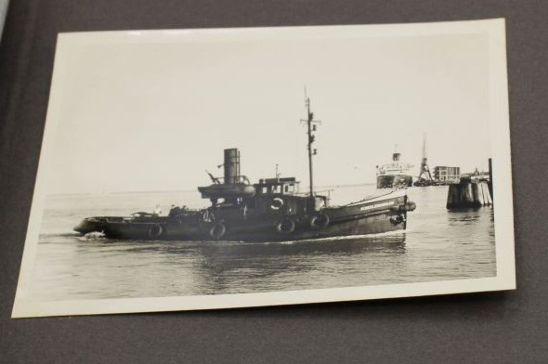 Album mit 31 Fotografien, Erinnerung an die Dienstzeit beim WSA Cuxhaven 1965. - Bild 4 aus 5
