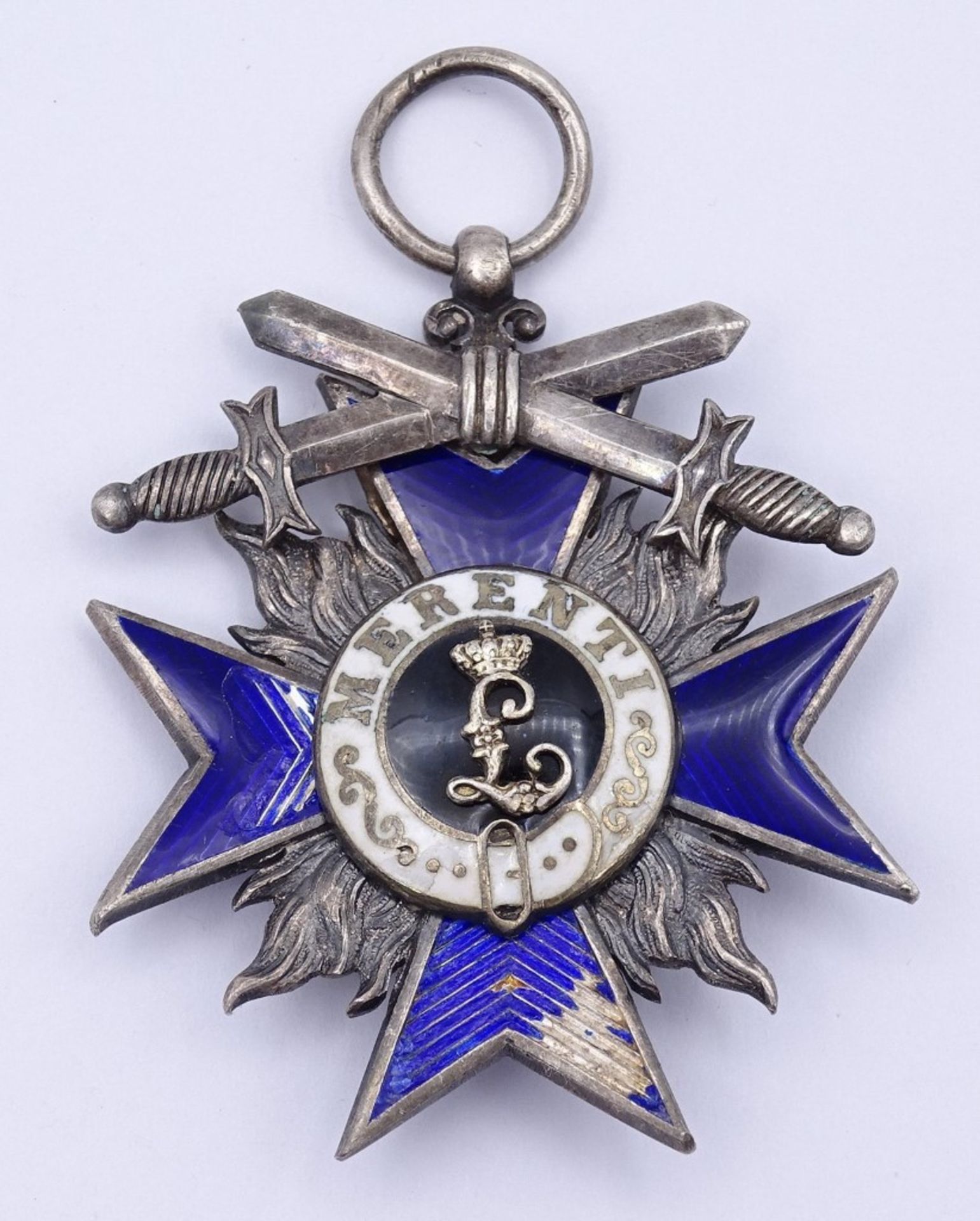 Militär-Verdienstorden Kreuz mit Schwertern, 1866 Merenti,Emaille Abplatze