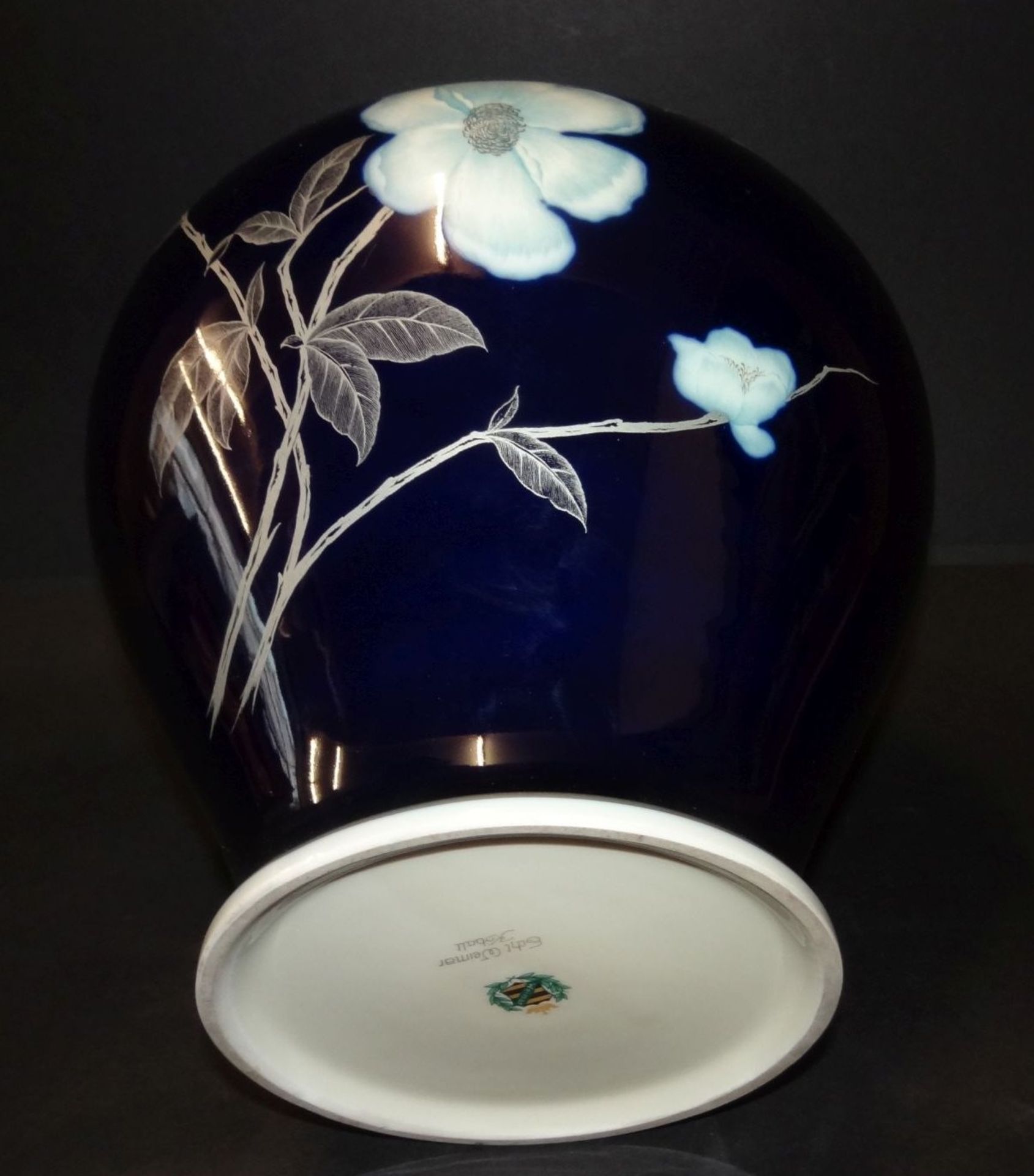 grosse , bauchige Vase mit Blumenmalerei "Weimar" Echt Cobalt, H-29 cm, D-26 cm, - Image 7 of 8