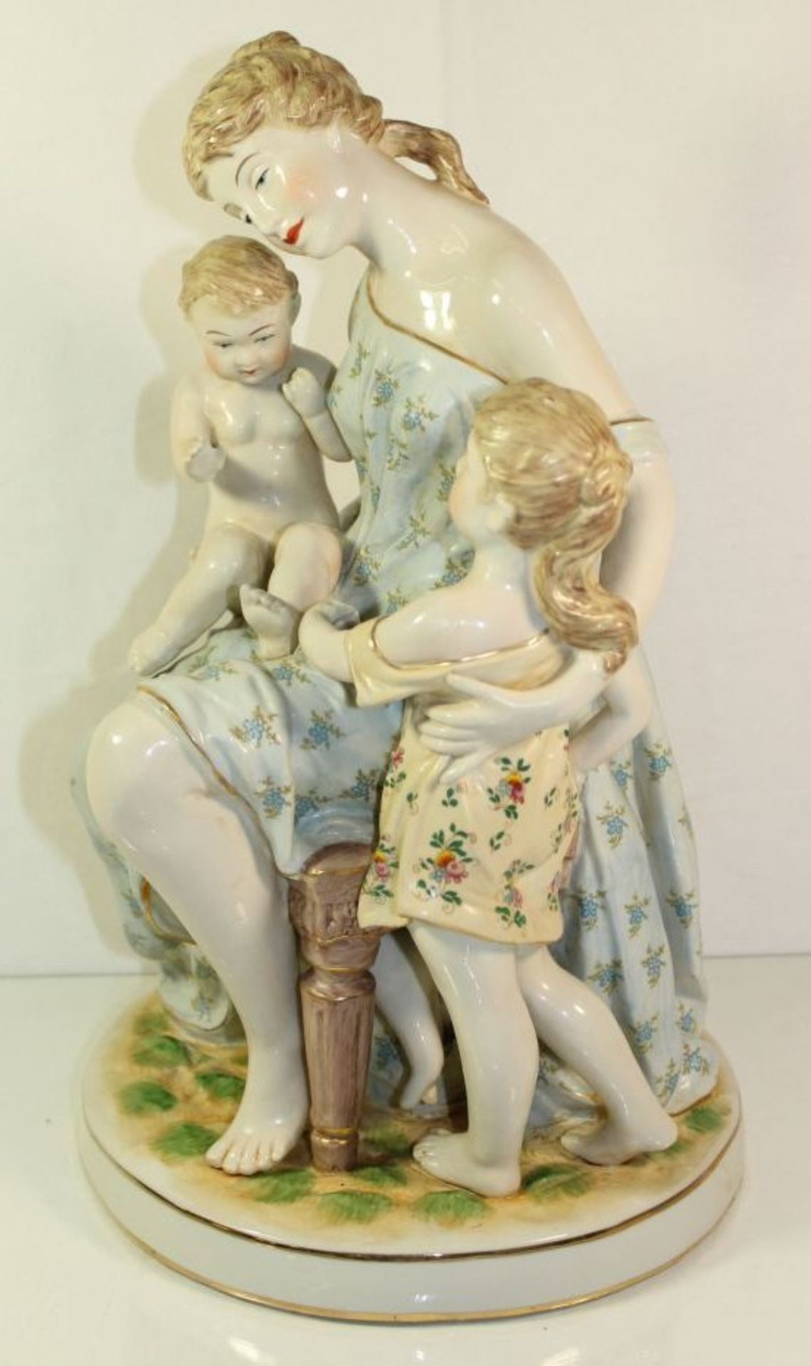 hohe Figurengruppe in antikem Stil, Mutter mit Kindern, gemarkt, 20. Jhdt., H-42cm - Bild 2 aus 6