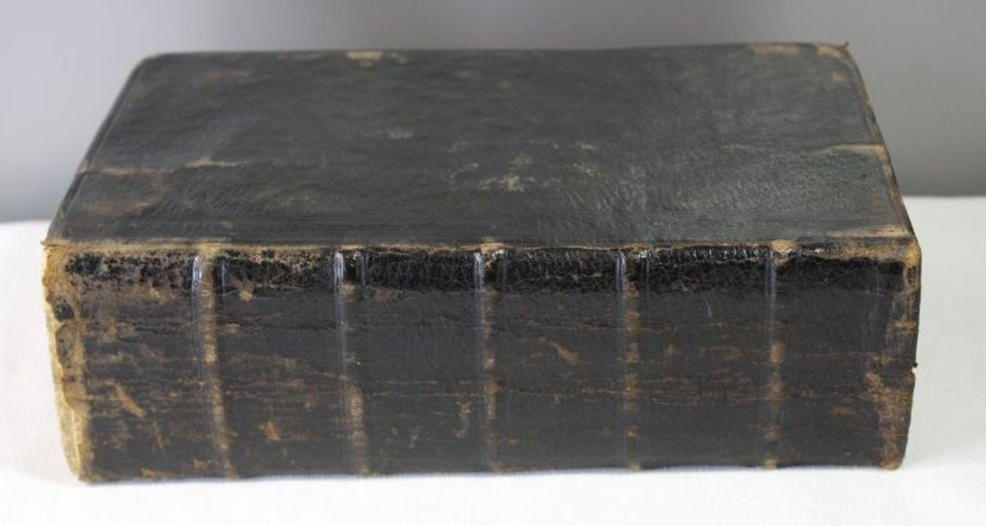 Bibel von 1761, Halle, Alters-u. Gebrauchsspuren. - Bild 2 aus 4