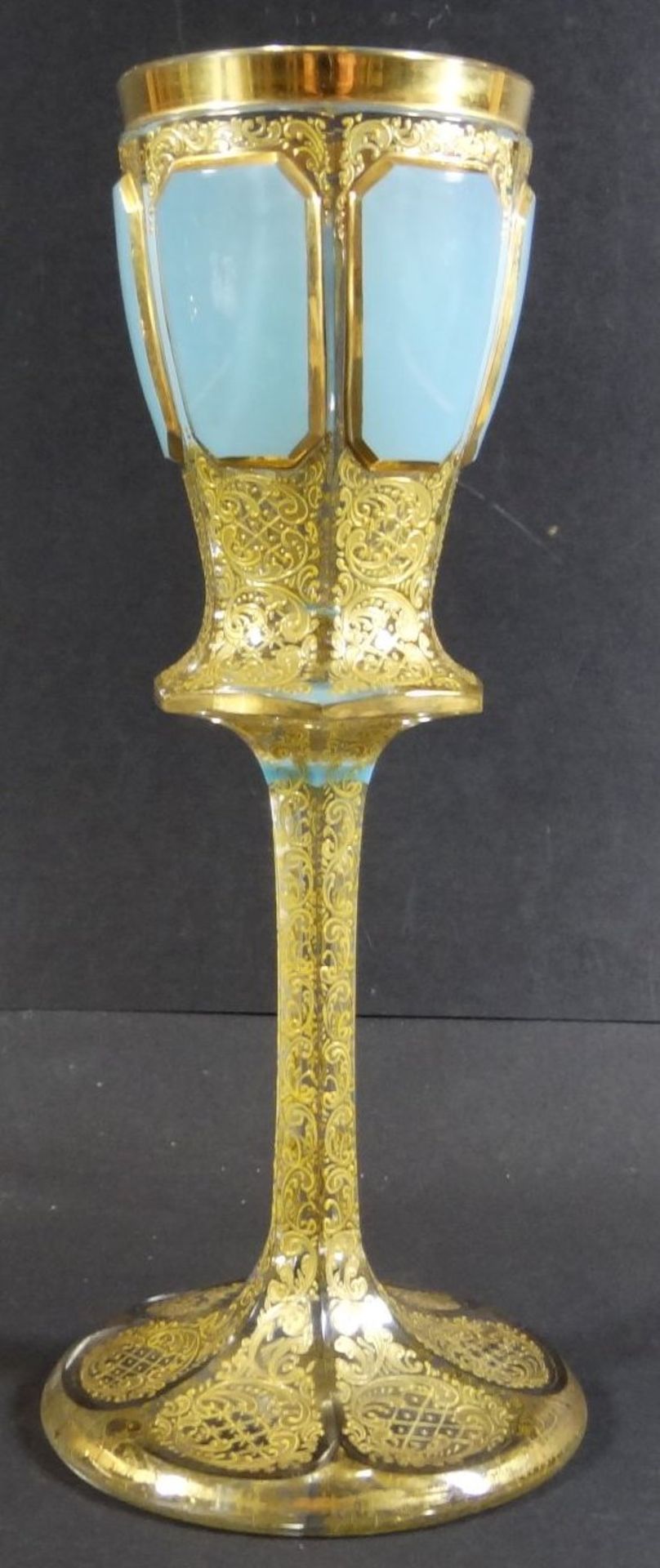 hohes Stengelglas, aufwendiges Golddekor, tw. berieben, H-26 cm