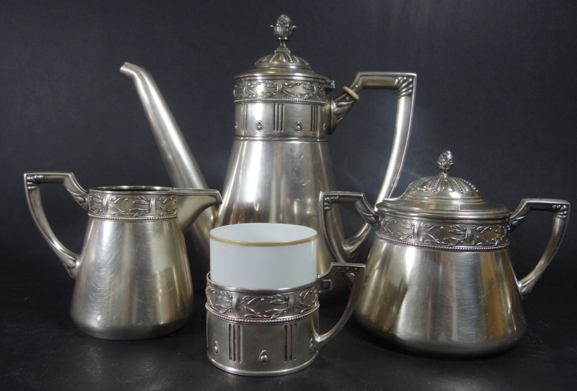 Silber-800- Jugendstil-Kaffeekern mit 5 Tassen, Silbermontur, Kanne H-17,5 cm, Gewicht zus. 830 gra - Image 3 of 5