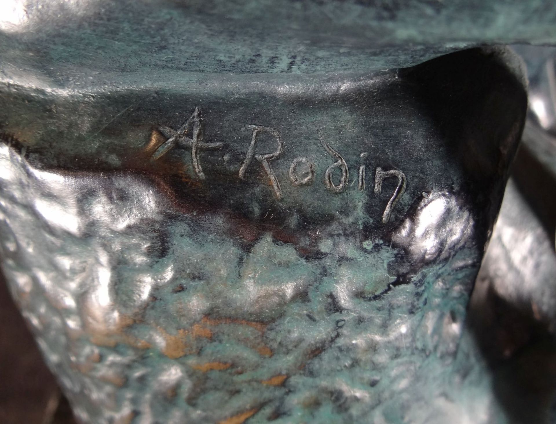 Auguste RODIN (1840-1917) Bronze "Der Kuss" auf Marmorsockel, H-26 cm, Sockel 17x17 cm, 6,2 kg., si - Bild 7 aus 8