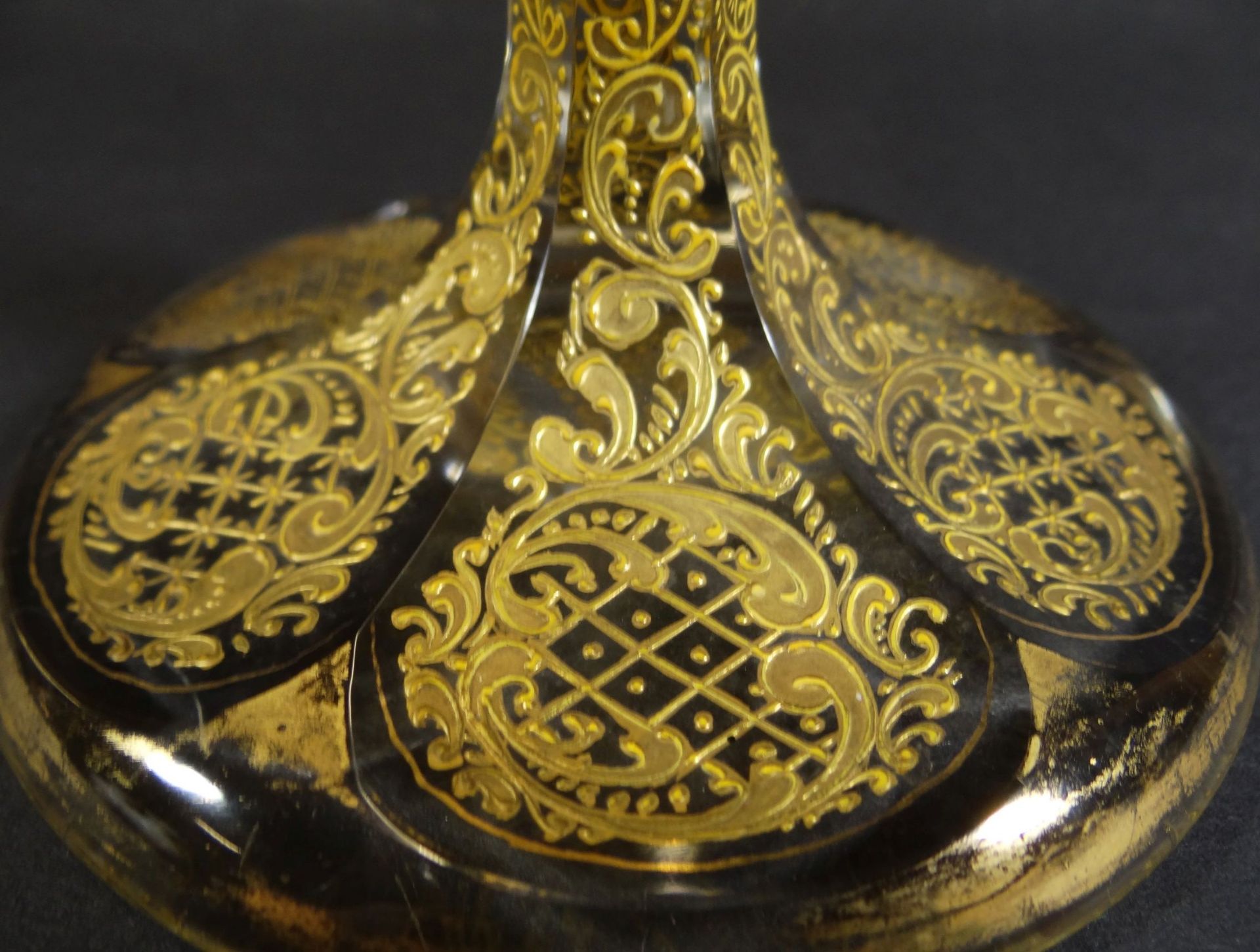 hohes Stengelglas, aufwendiges Golddekor, tw. berieben, H-26 cm - Bild 7 aus 10