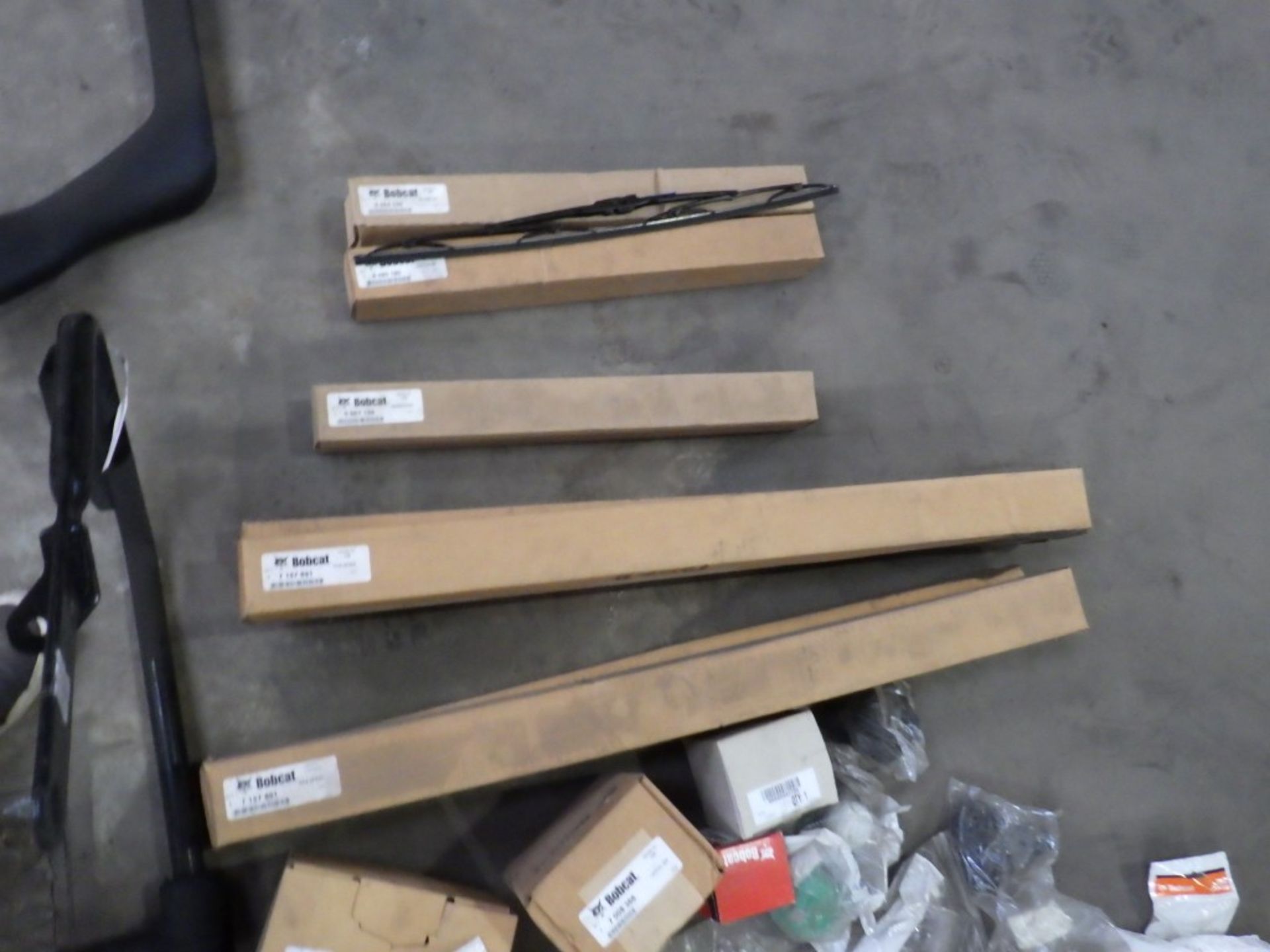 ASSORTED BOBCAT PARTS INCL. SAFETY FRAME / BARS, SEAT BELT, GAS STRUTS, HANDLES, LATCHES, NUTS, - Image 8 of 11