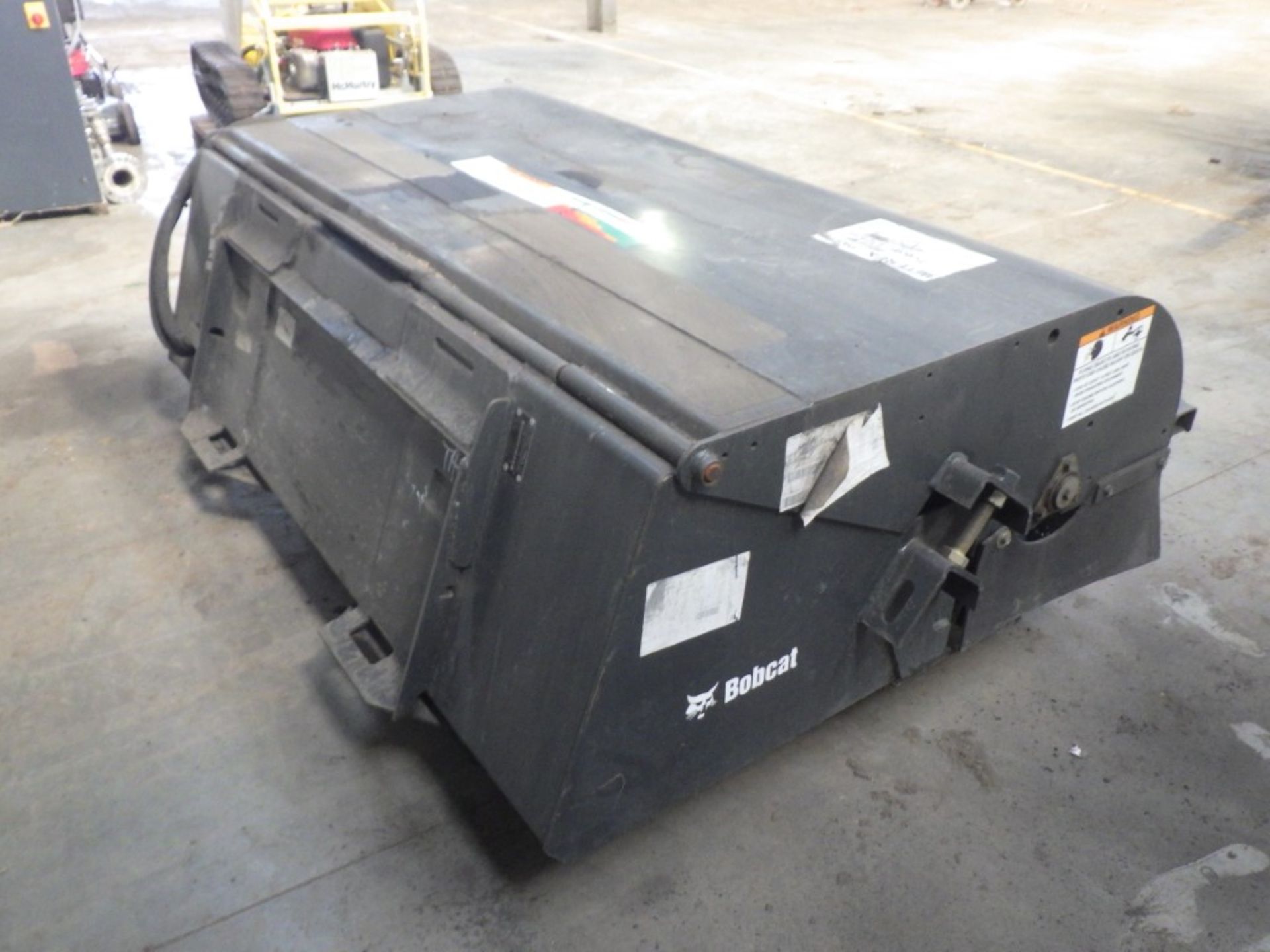 BOBCAT 72 SWEEPER BUCKET S/N: 783733591 (YEAR 2014) - Image 3 of 10