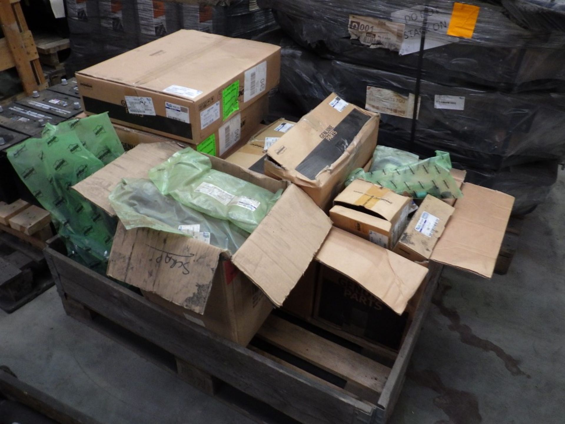 ASSORTED DOOSAN ELECTRICAL COMPONANTS INCL. WIRING HARNESS / LOOMS, SWITCHES, SENSORS & MORE.