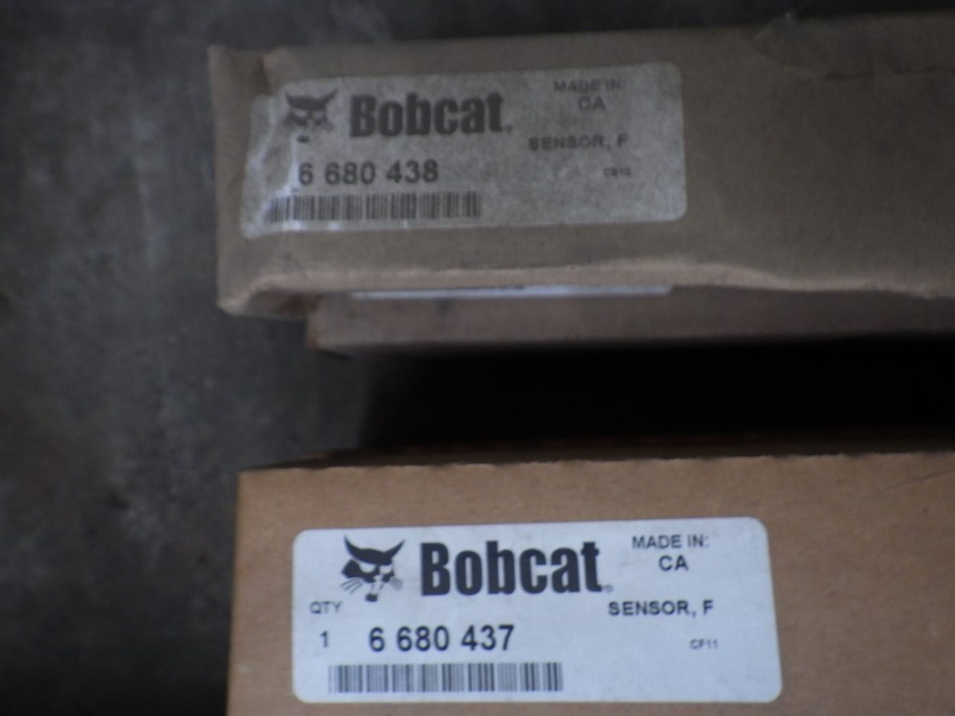 ASSORTED BOBCAT ELECTRICAL COMPONANTS & CONTROLS INCL. JOYSTICKS / HANDLES, LEAVERS, GUAGES, - Image 7 of 24