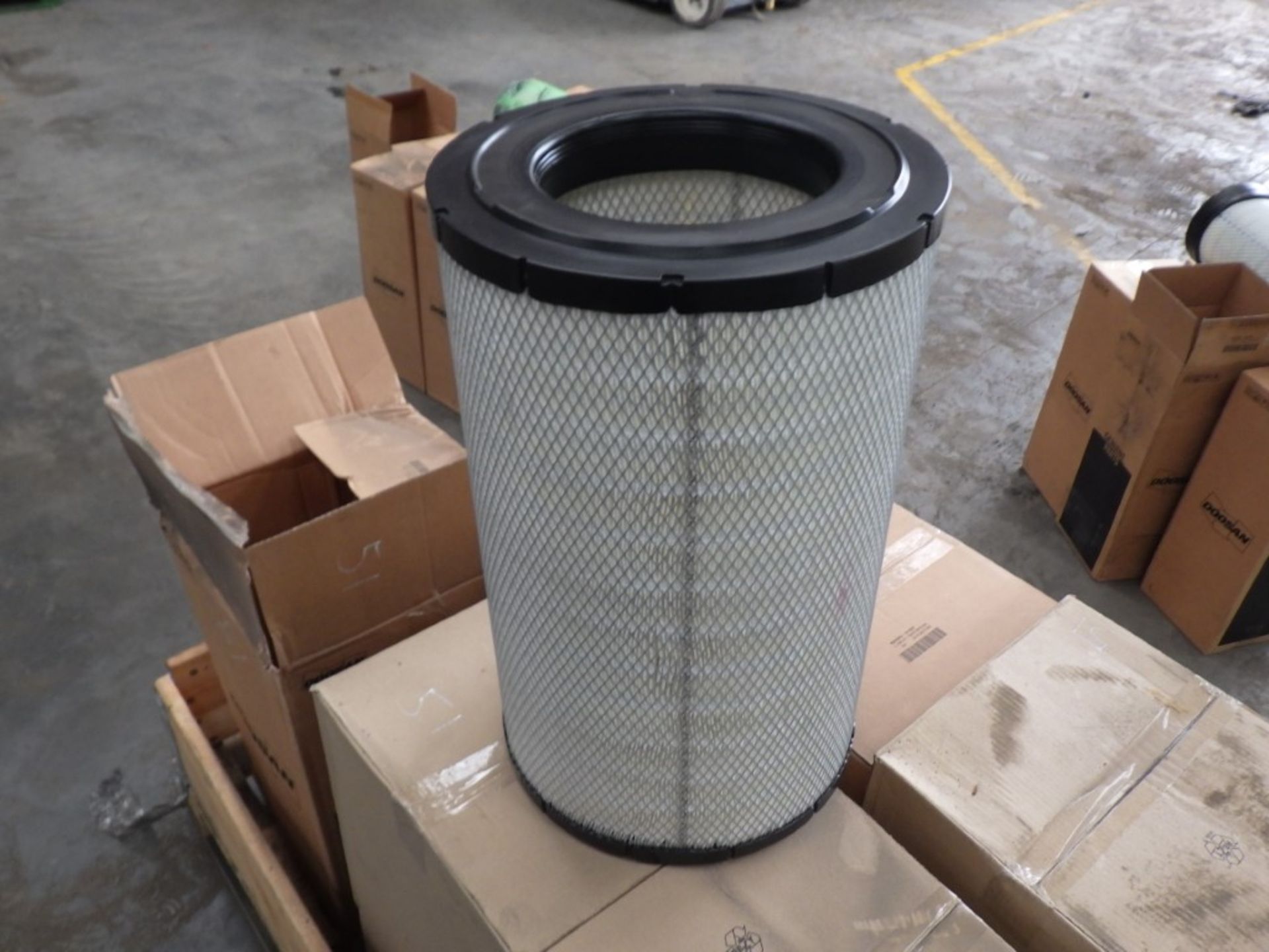 DOOSAN AIR FILTER ELEMENT - OUTER (7 OF) P/N: 474-00038 - Image 2 of 6