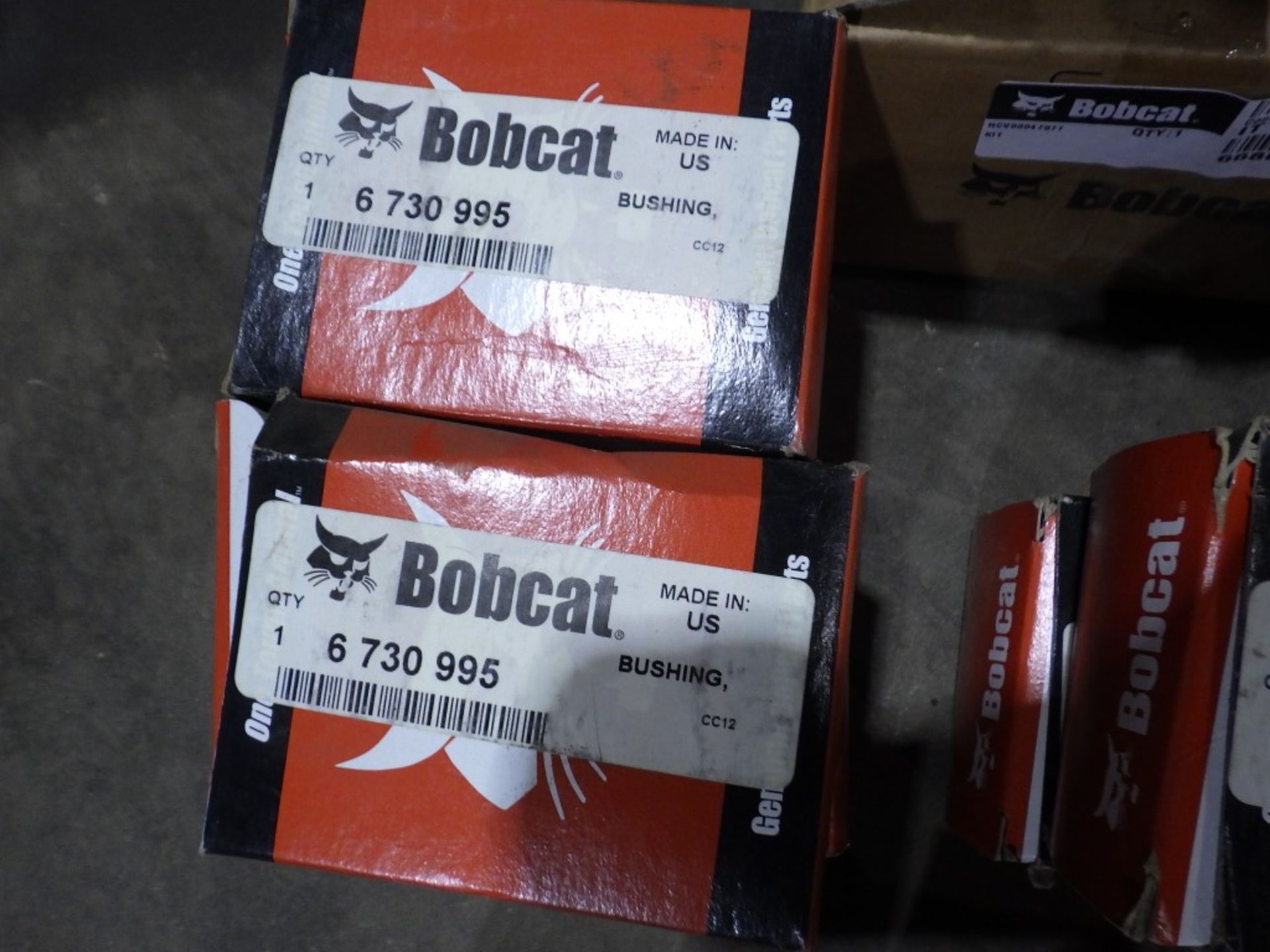 ASSORTED BOBCAT PINS, BUSHES, BEARINGS, TRACK ROLLERS INCL. P/N: 6693237, 7136983 (4 OF) & MORE - Image 3 of 11