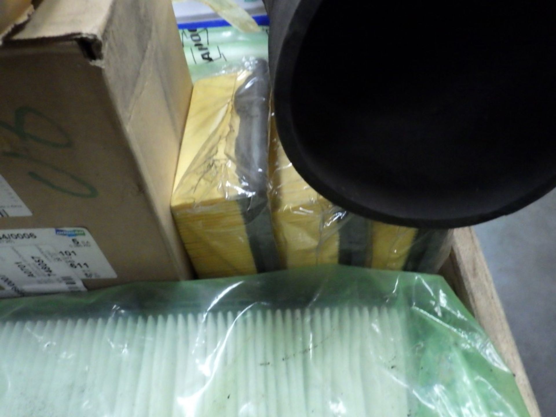 ASSORTED DOOSAN AIR FILTERS & PARTS INCL. MOTOR BLOWER (3 PALLETS) INCL. P/N: 400504-00155, 400401- - Image 11 of 25