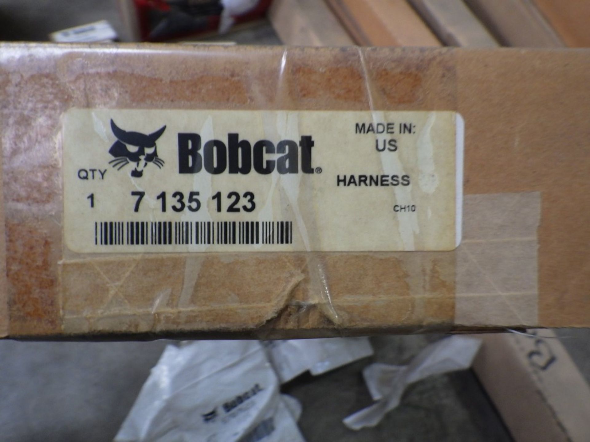 ASSORTED BOBCAT ELECTRICAL COMPONANTS & CONTROLS INCL. JOYSTICKS / HANDLES, LEAVERS, GUAGES, - Image 16 of 24