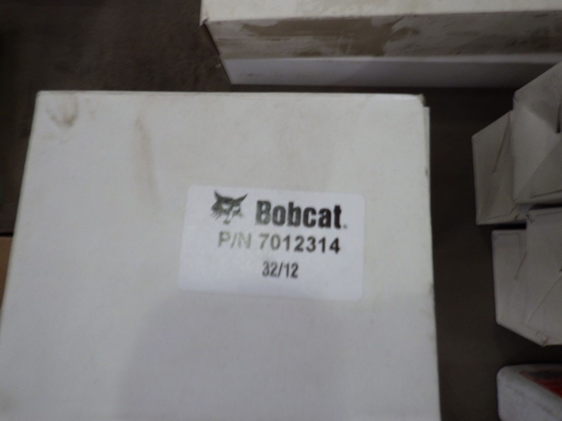ASSORTED BOBCAT FILTERS & FILTER KITS INCL. P/N: 6987575 6900611, 6987751 (3 OF), 6901188, - Image 20 of 22