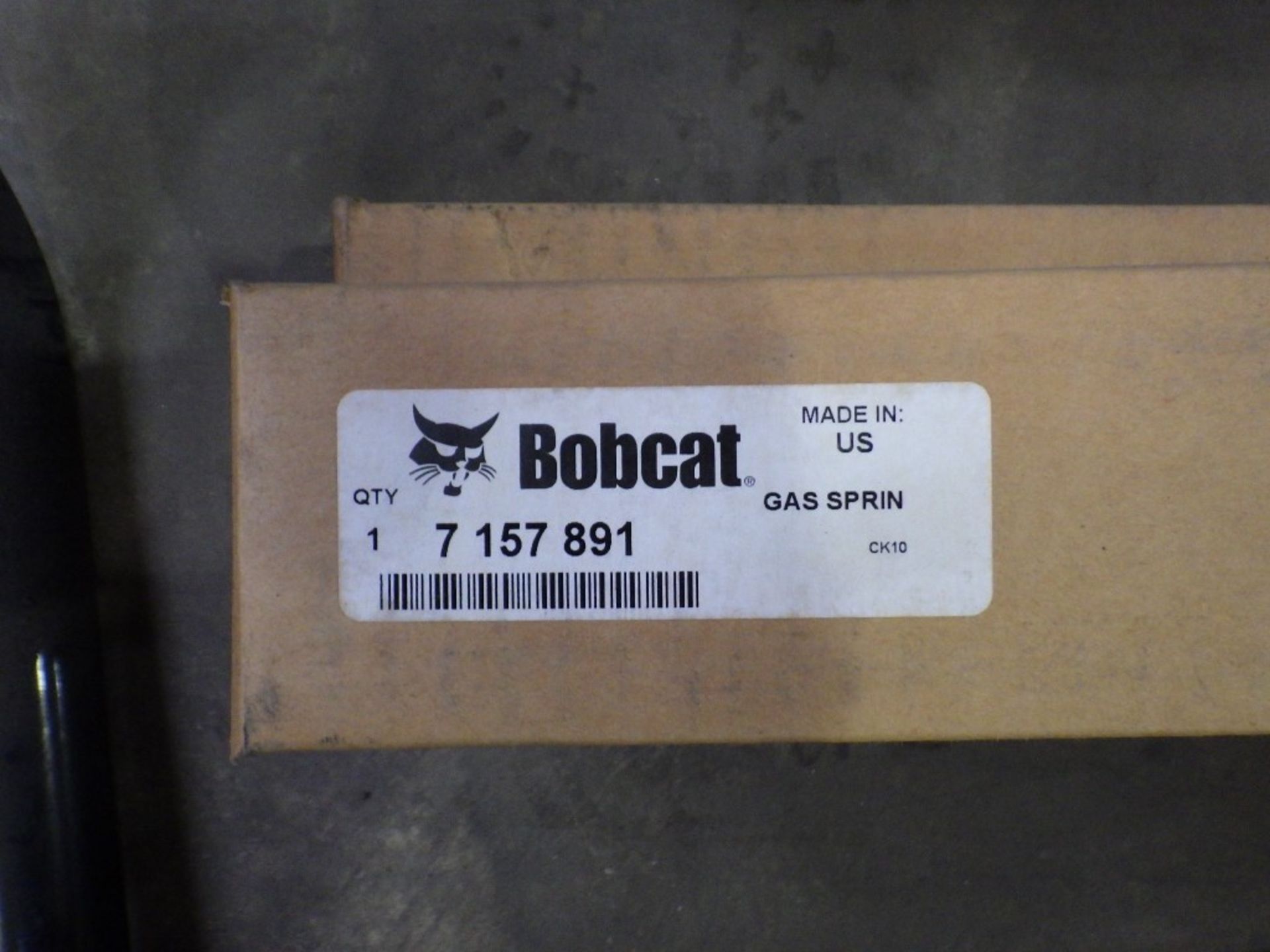 ASSORTED BOBCAT PARTS INCL. SAFETY FRAME / BARS, SEAT BELT, GAS STRUTS, HANDLES, LATCHES, NUTS, - Image 7 of 11