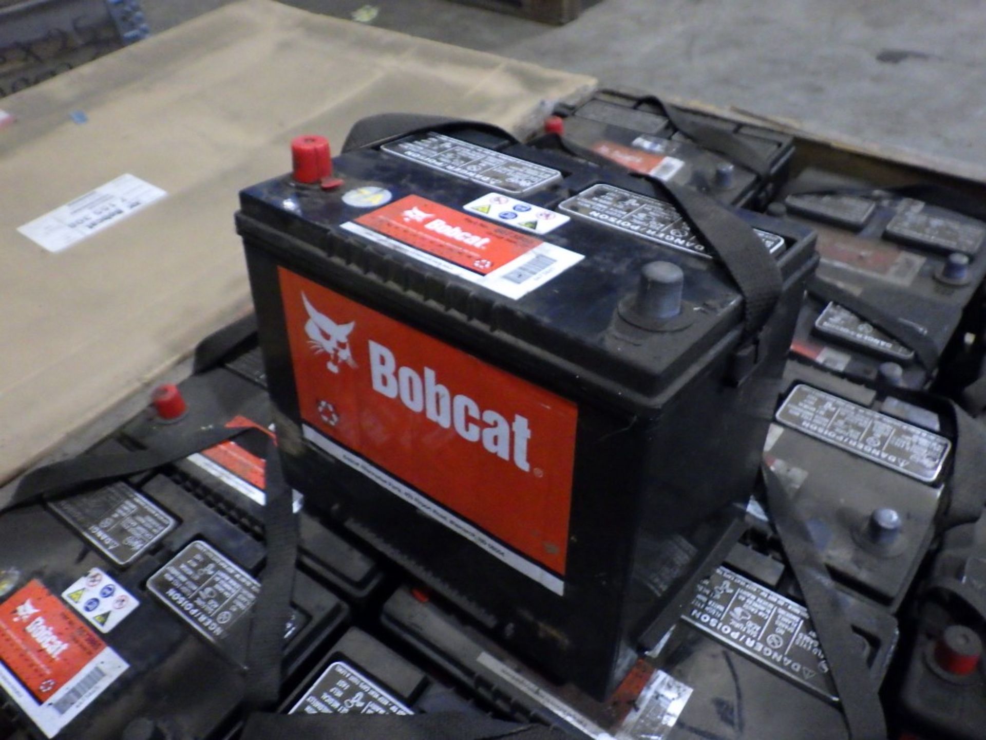 BOBCAT BATTERY SIZE 24 (9 OF) P/N: 667380