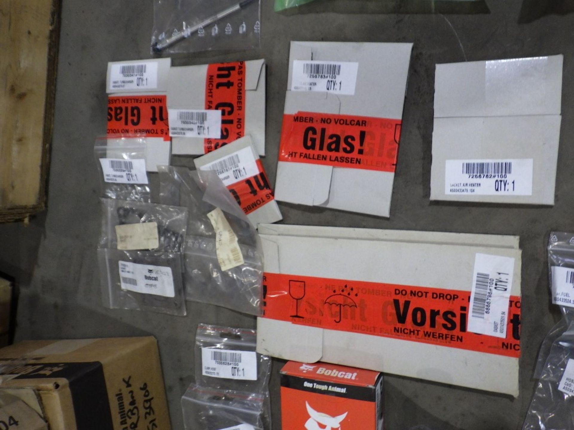 ASSORTED BOBCAT PARTS INCL. VARIOUS ENGINE PARTS, HOSES, PIPES, RADIATOR, EXCHANGER, ALTERNATORS, - Image 14 of 16