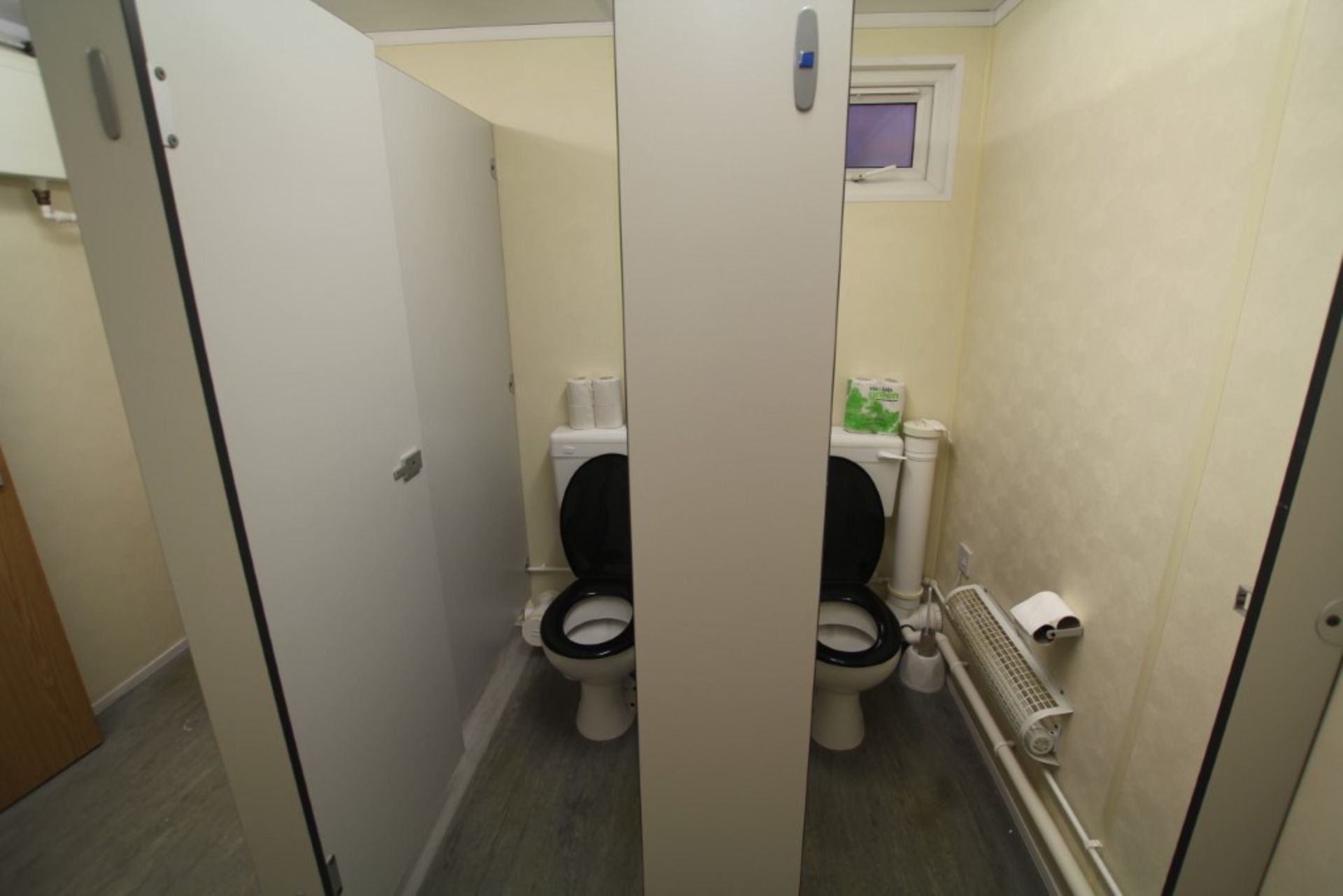 7 Bay Modular Office / Classroom / Studio Building - 21m x 9.6m & Jack Leg Toilet / Kitchen Cabin - Image 35 of 41