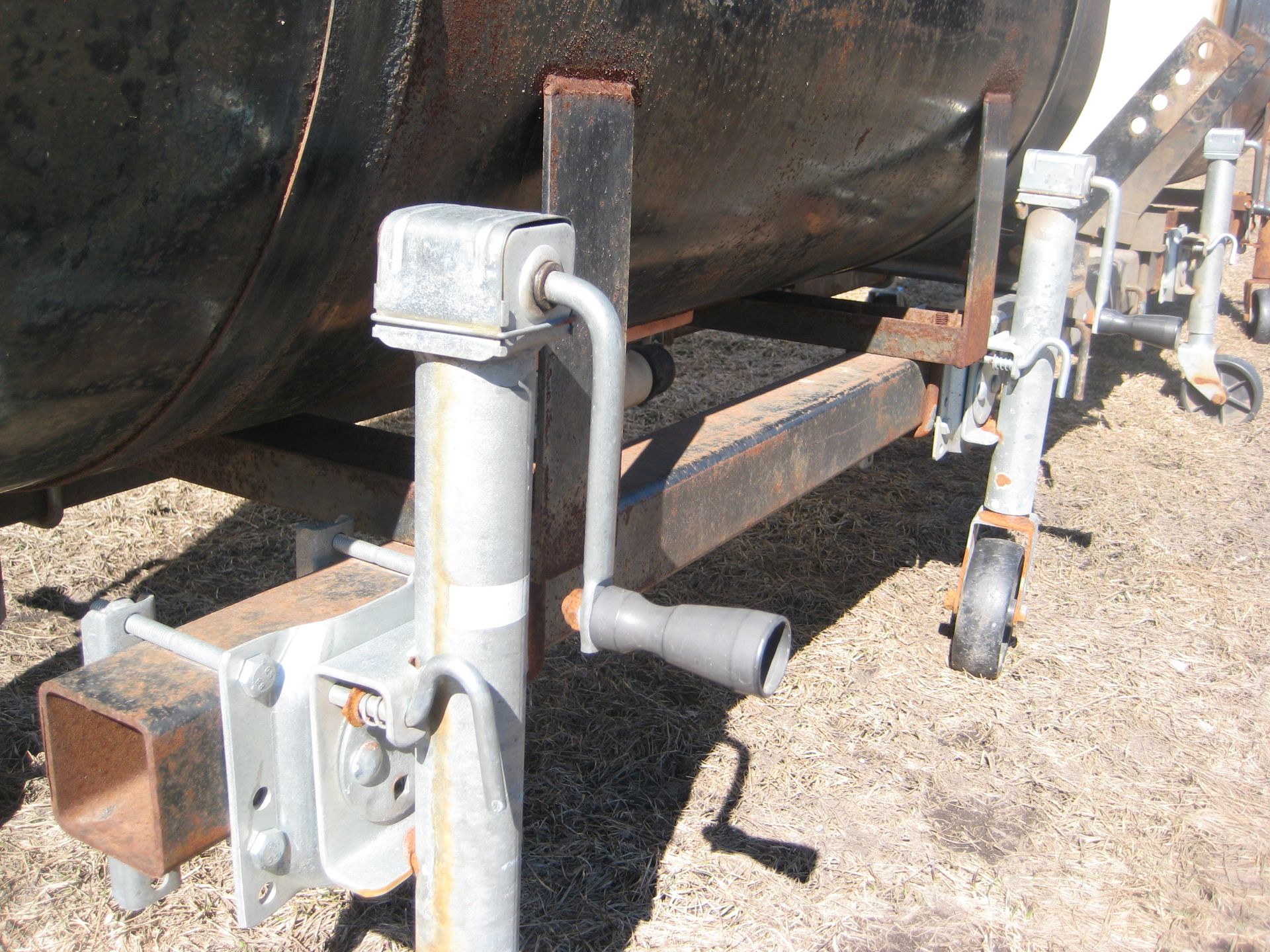 Set of 200 GAL saddle tanks - Image 5 of 6