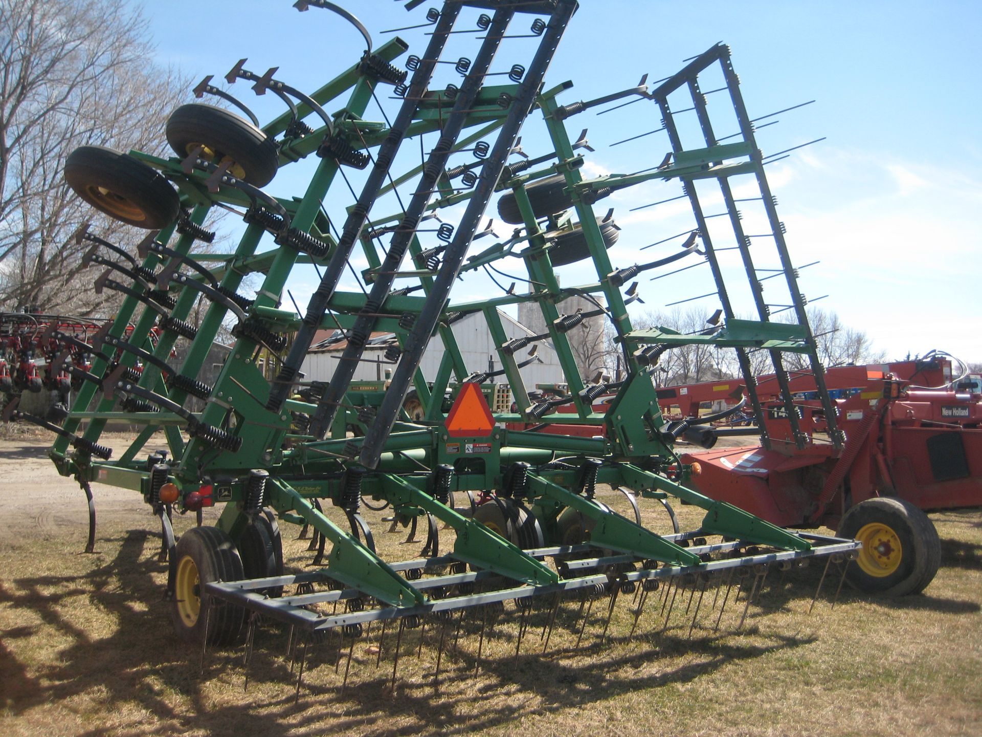 JD 980 FLD CULT 30.5’, NEW 7” SWEEPS, 6” CENTERS - Image 4 of 14