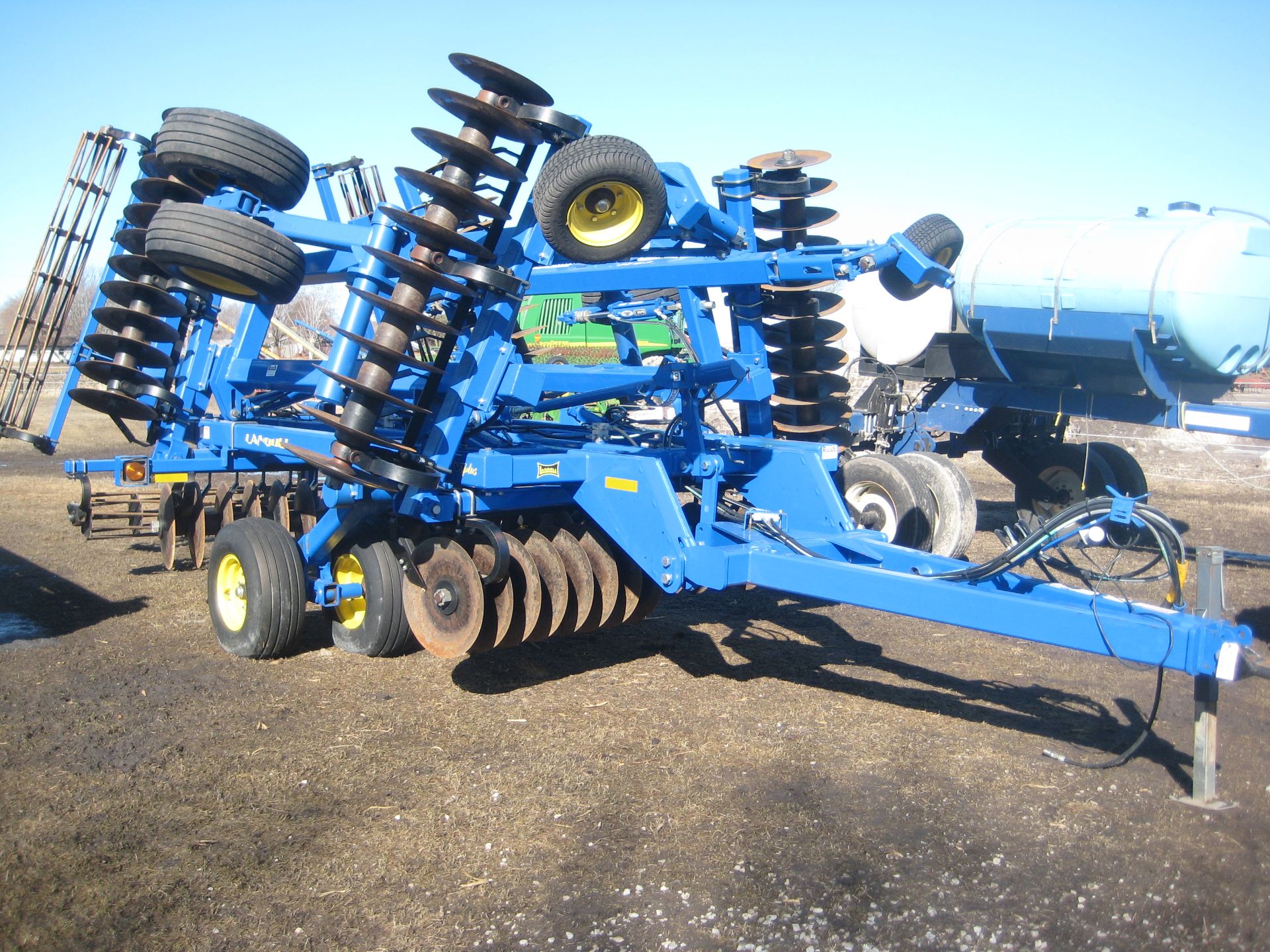 Landoll 7431-23 23' vertical till, rock flex, rolling baskets, low acres - Image 2 of 16