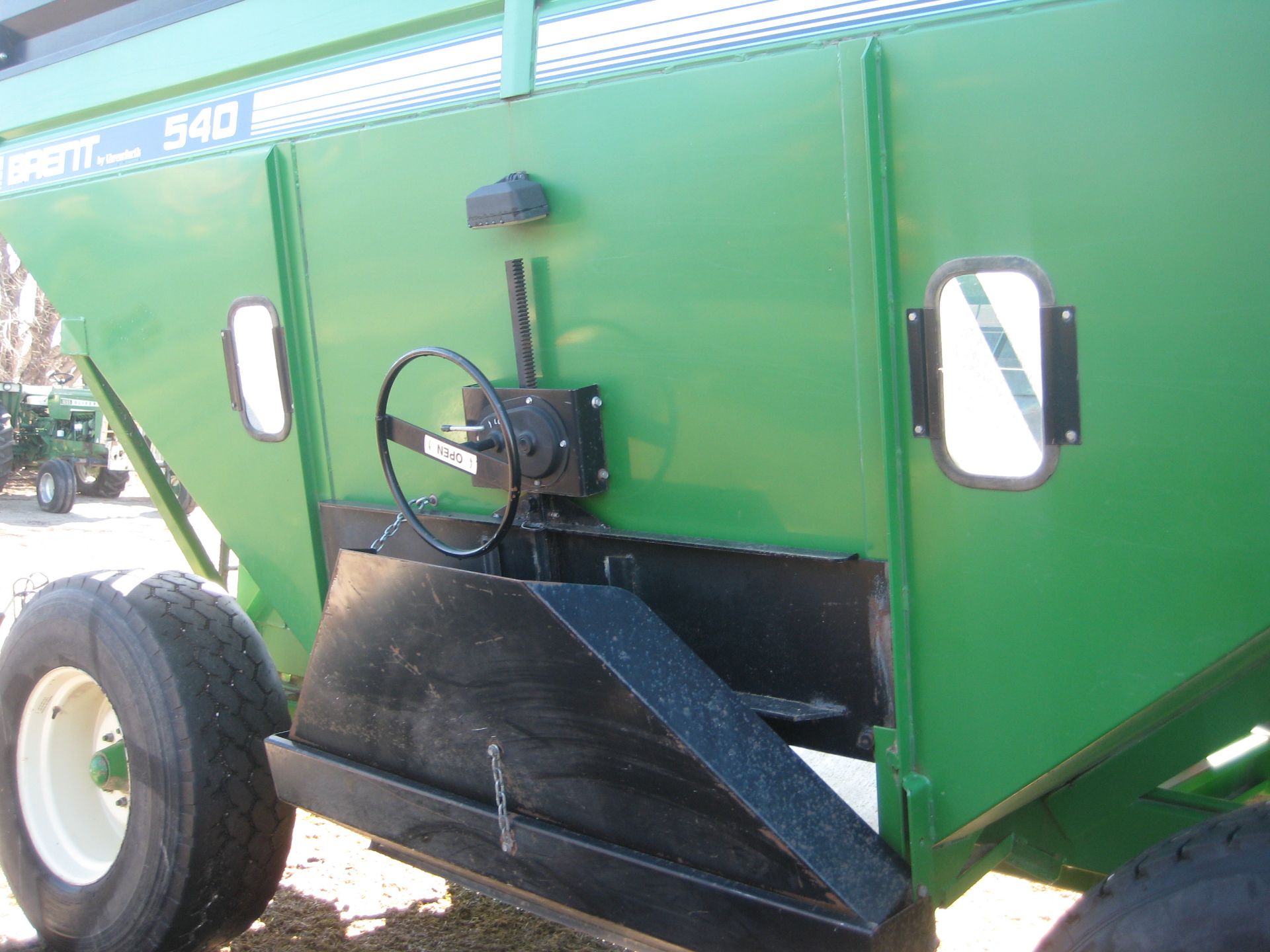 Brent 540 Gravity Wagon, 425-65R/22.5 tires, green - Image 12 of 13