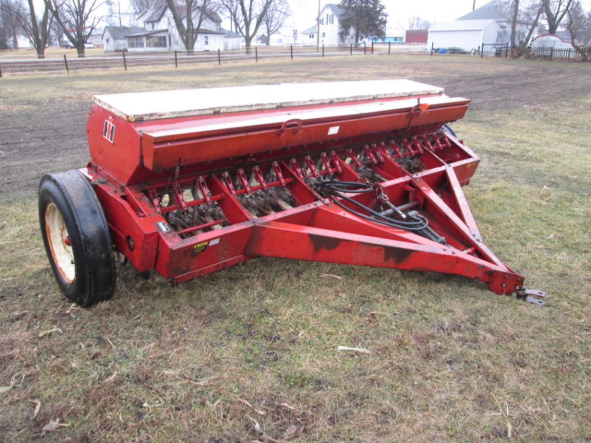 IH GRAIN DRILL 510, GRASS SEED, 13', 7.5" Spacing